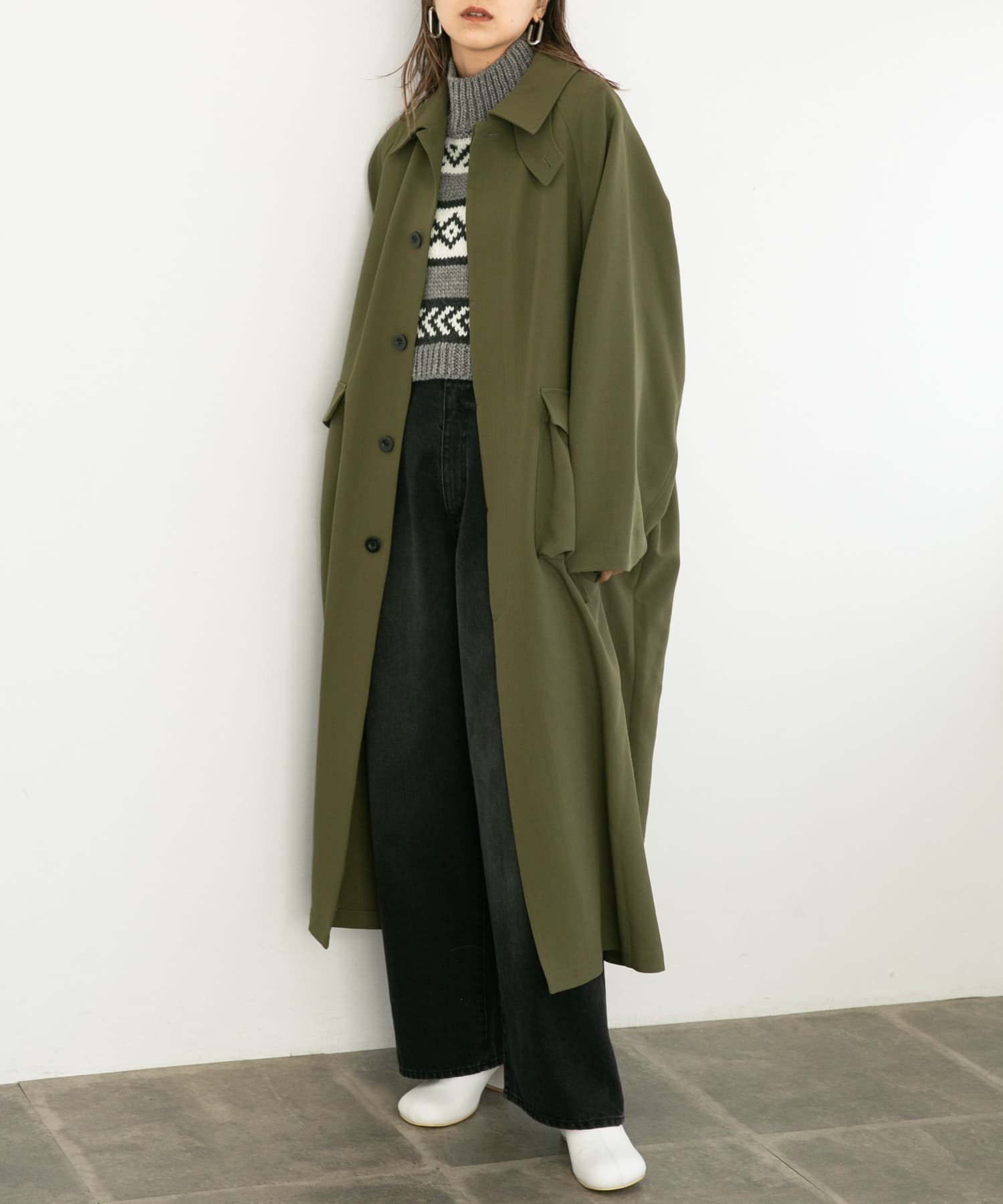 KHAKI