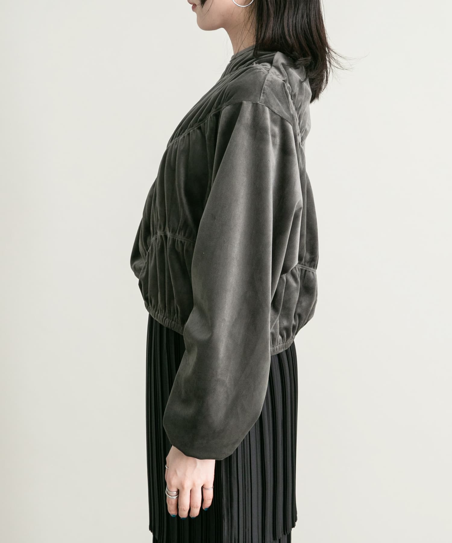 ランダムシャーリングプルオーバー CHARCOAL one