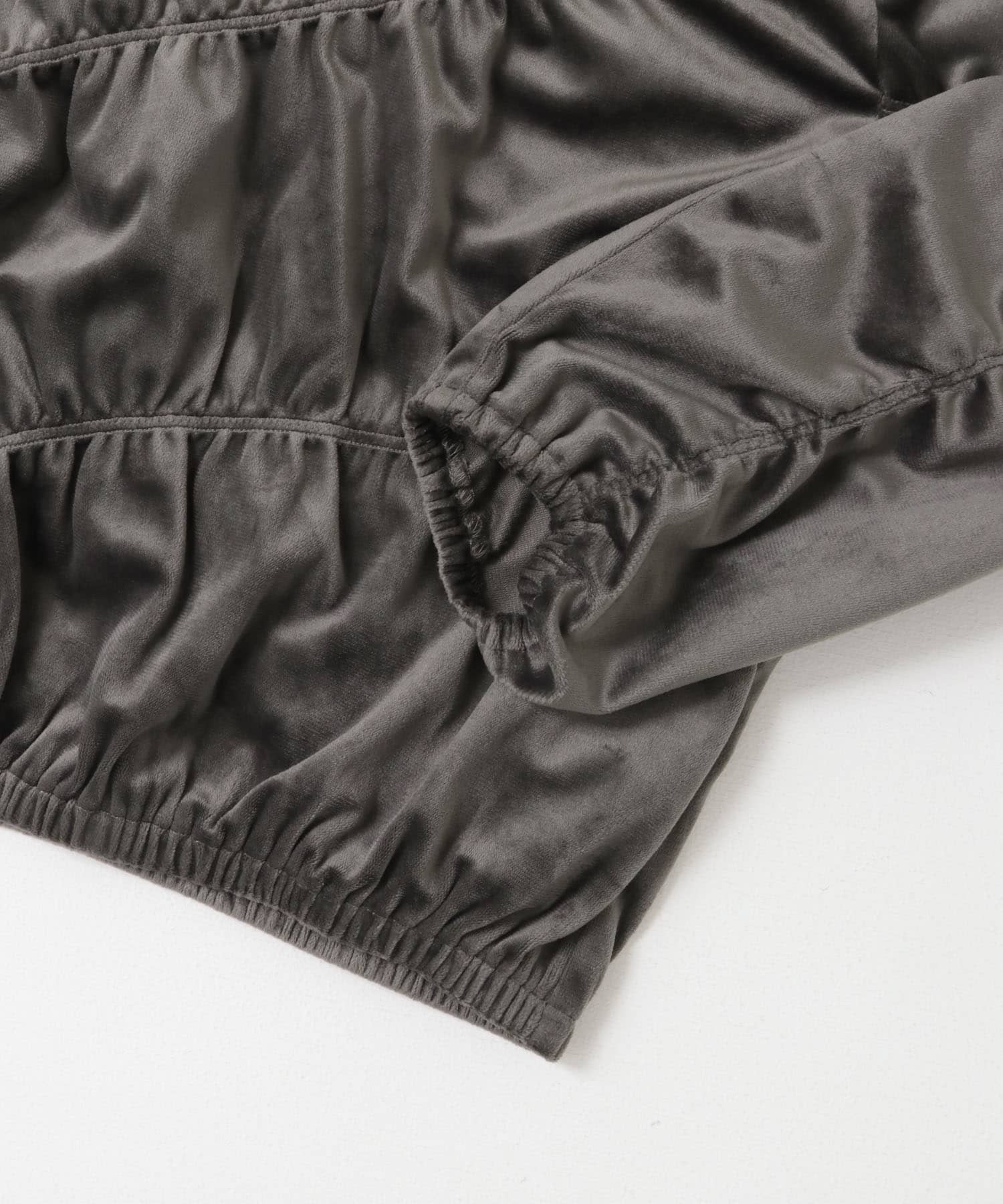 ランダムシャーリングプルオーバー CHARCOAL one