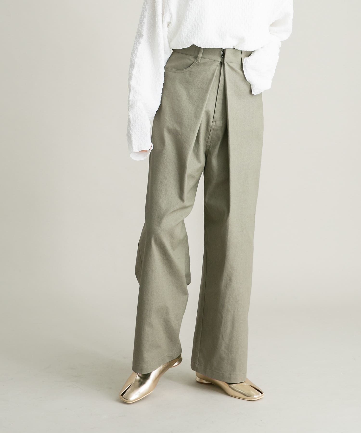 KHAKI