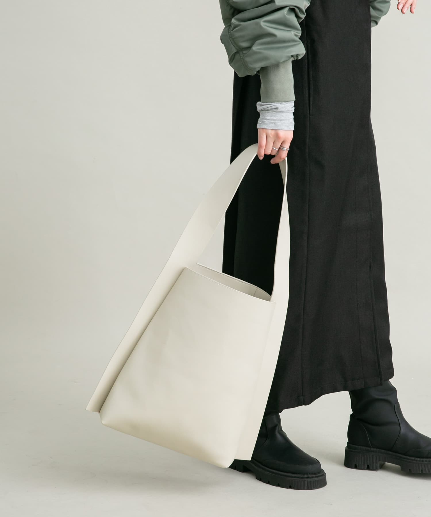 サンドデザインショルダーBAG IVORY one