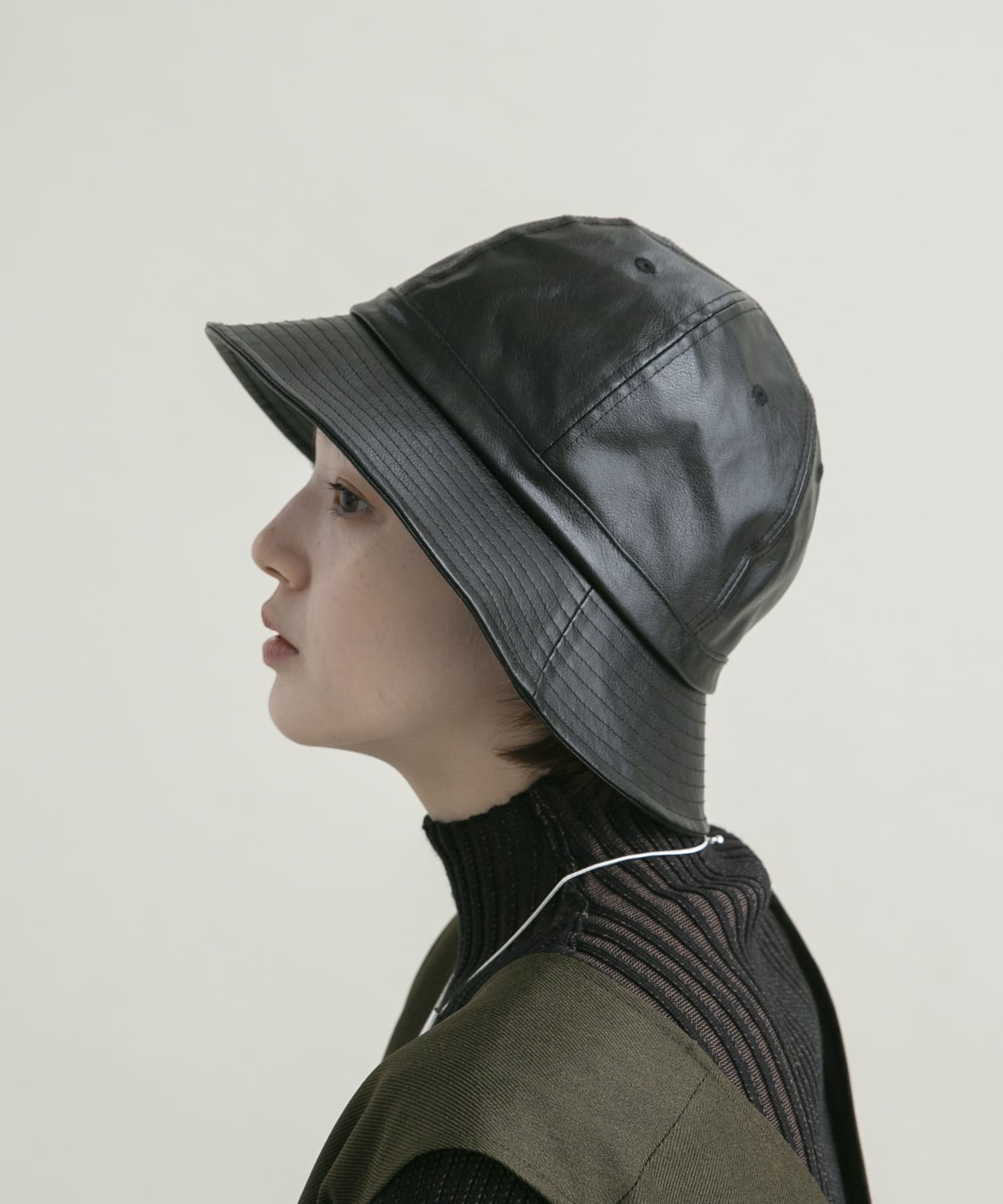 レザーバケットHAT BLACK one