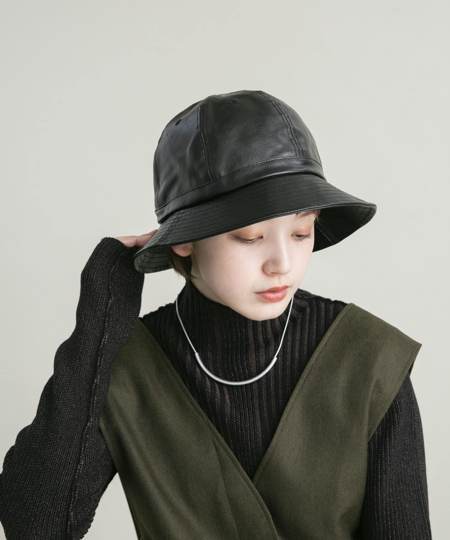 レザーバケットHAT BLACK one