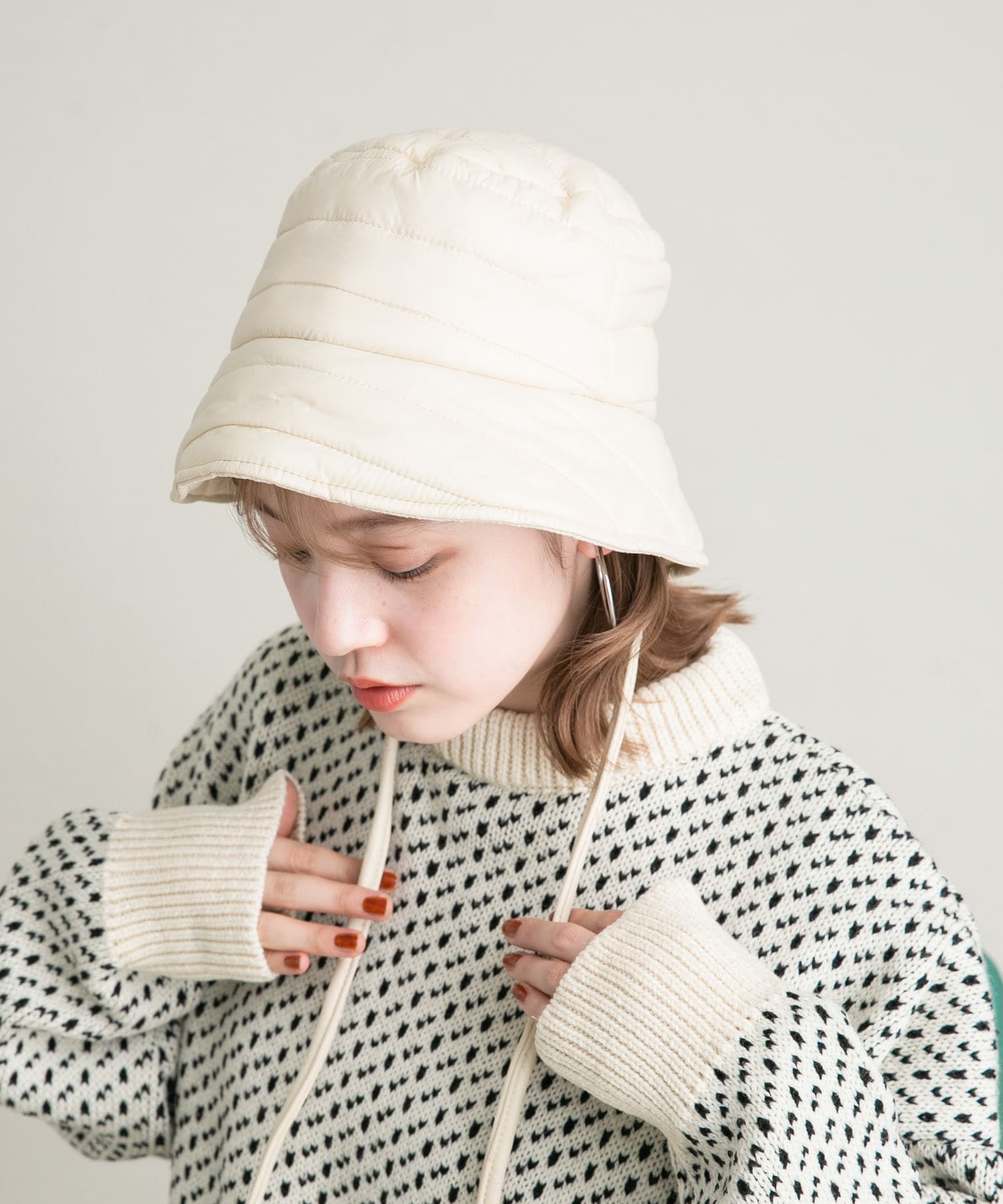 バックドロストバケットHAT IVORY one