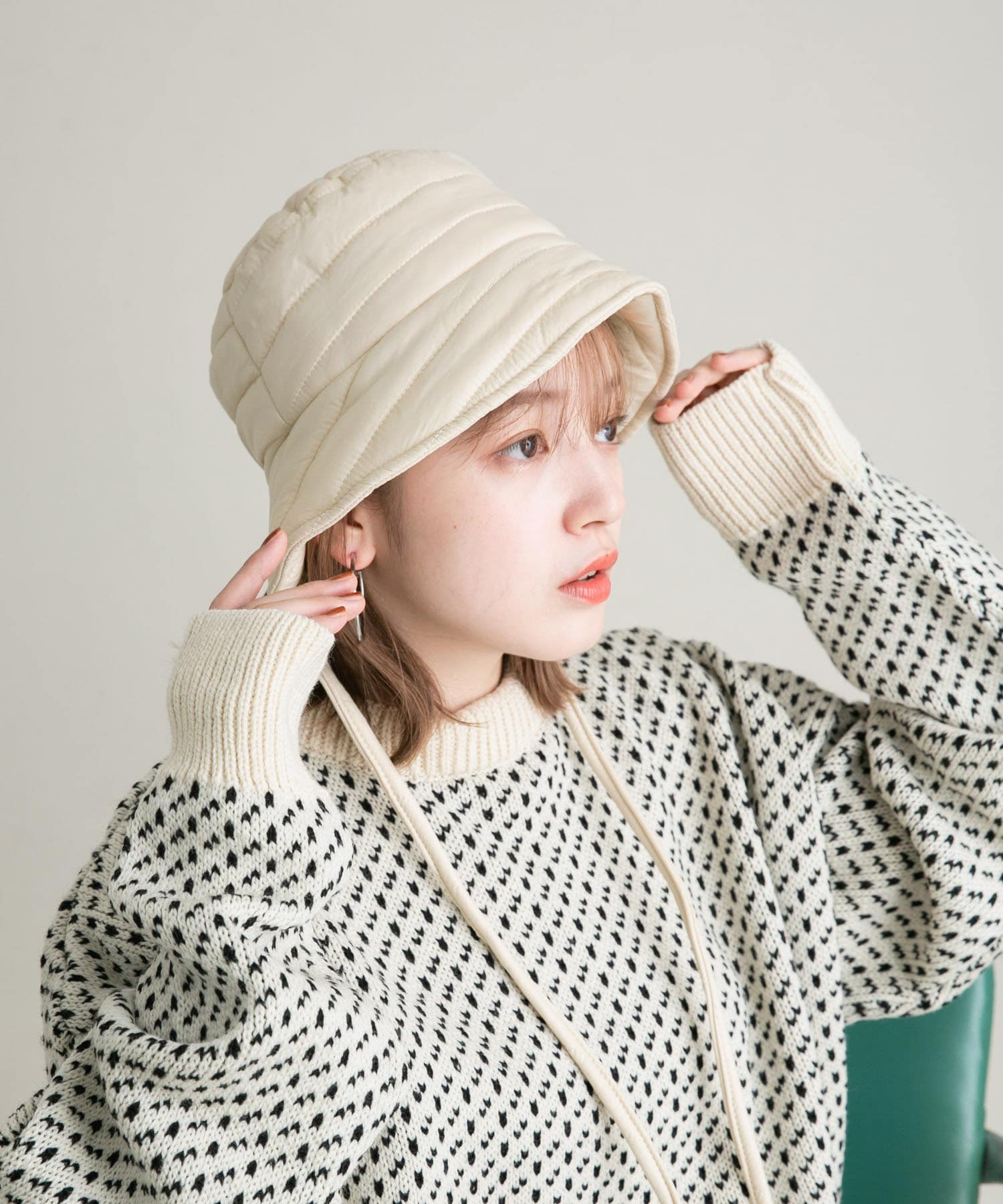 バックドロストバケットHAT IVORY one
