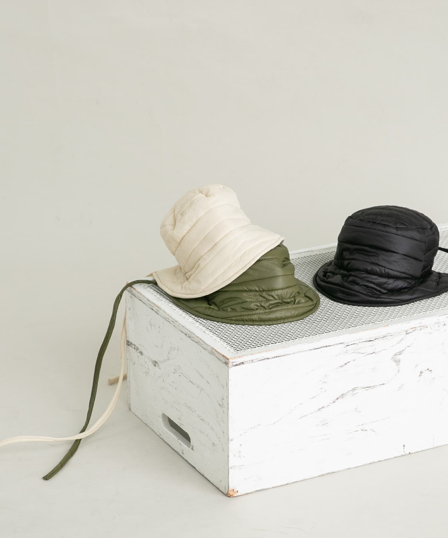 バックドロストバケットHAT IVORY one