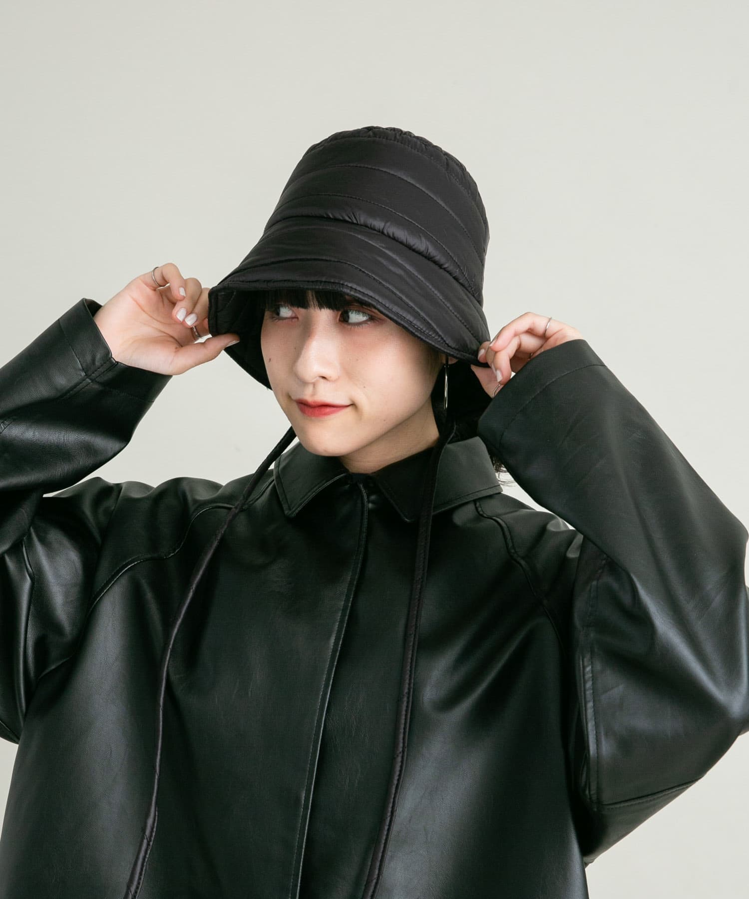 バックドロストバケットHAT BLACK one