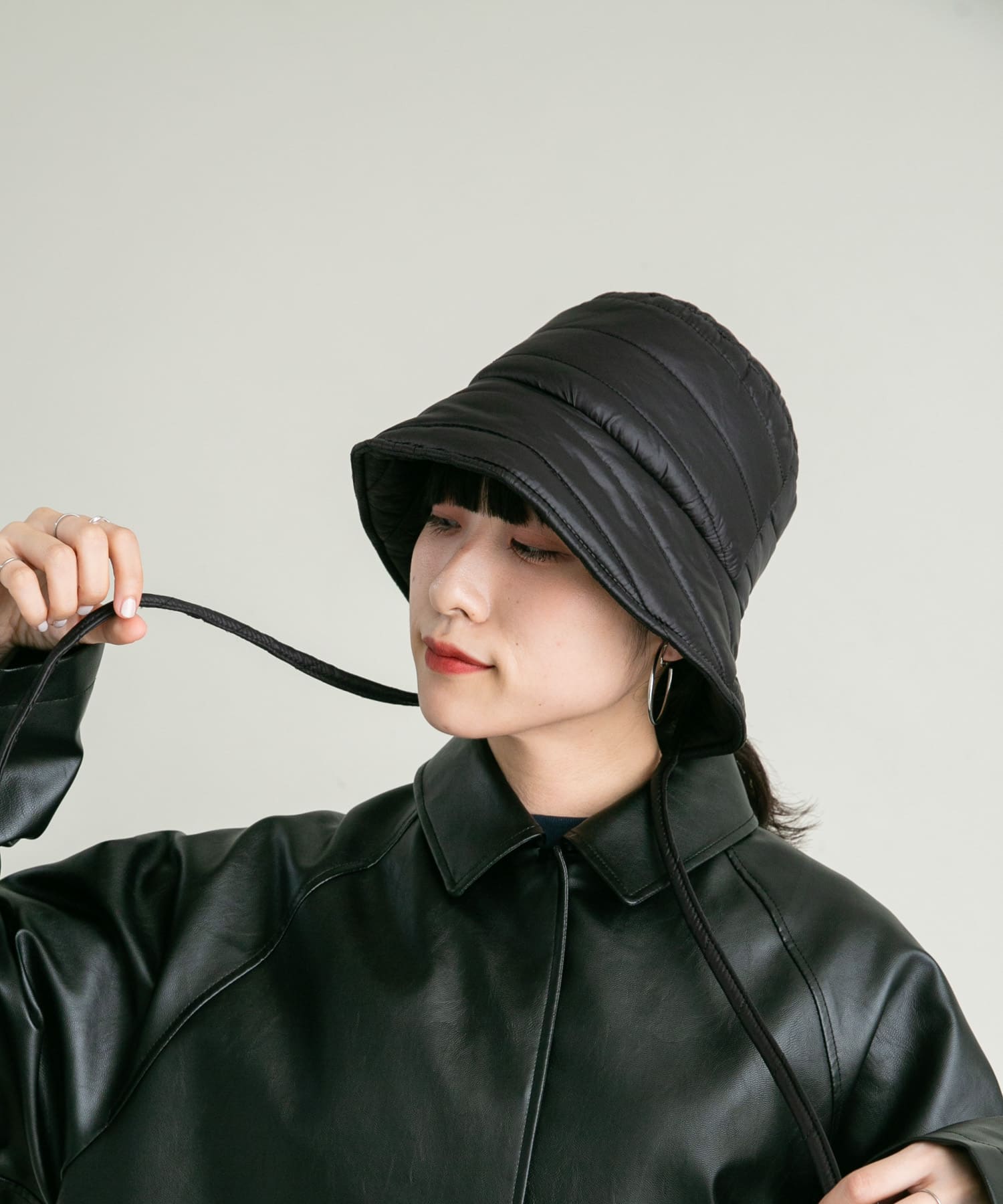 バックドロストバケットHAT BLACK one