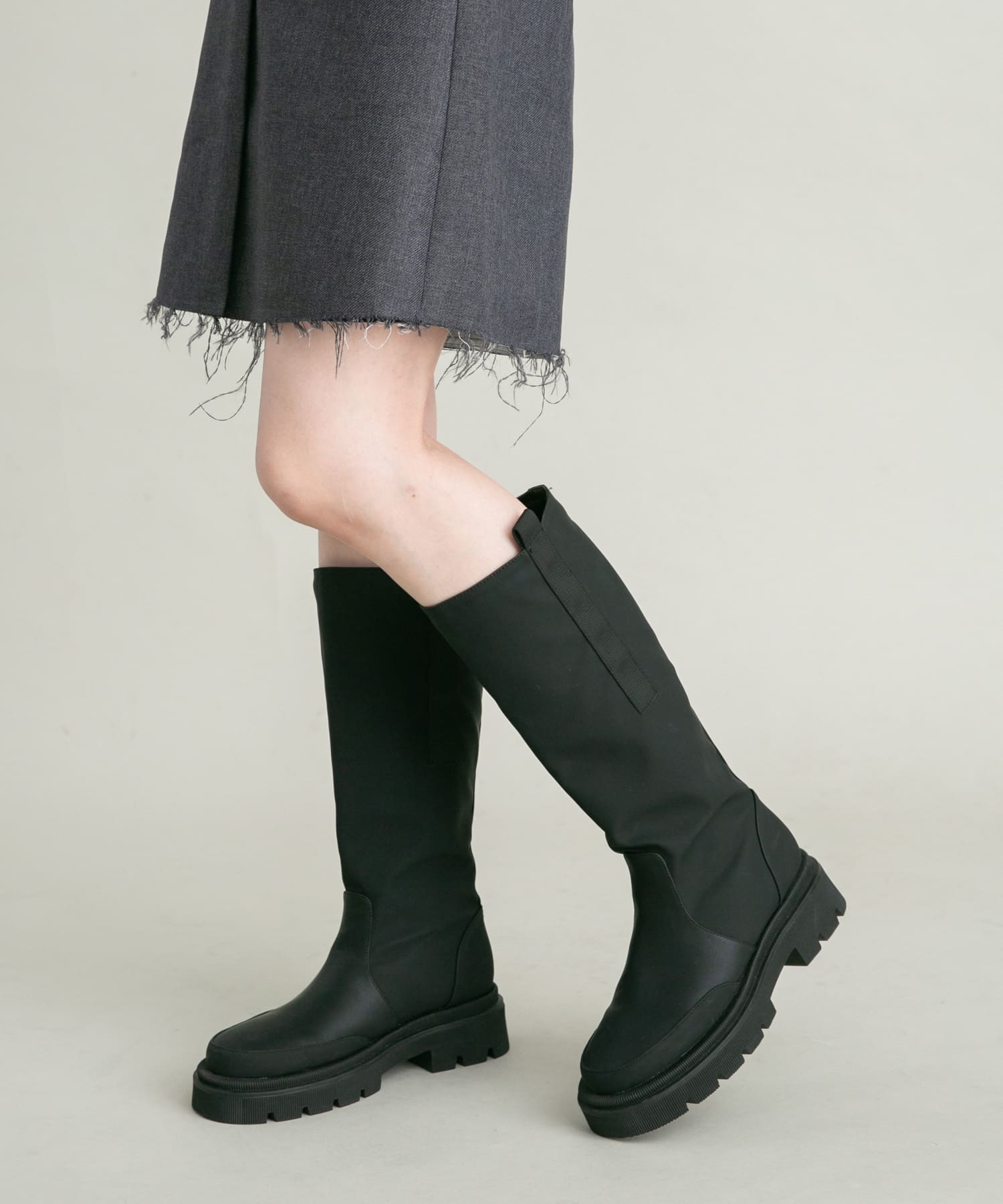 トラックソールロングブーツ