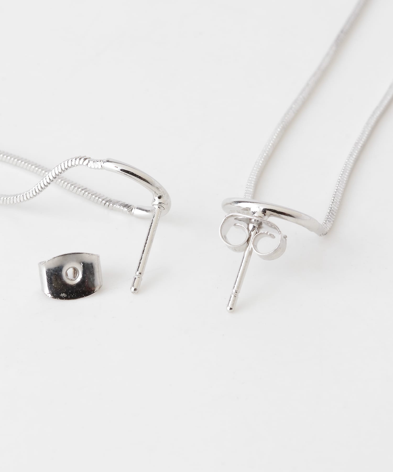 ロングオーバルチェーンピアス SILVER one