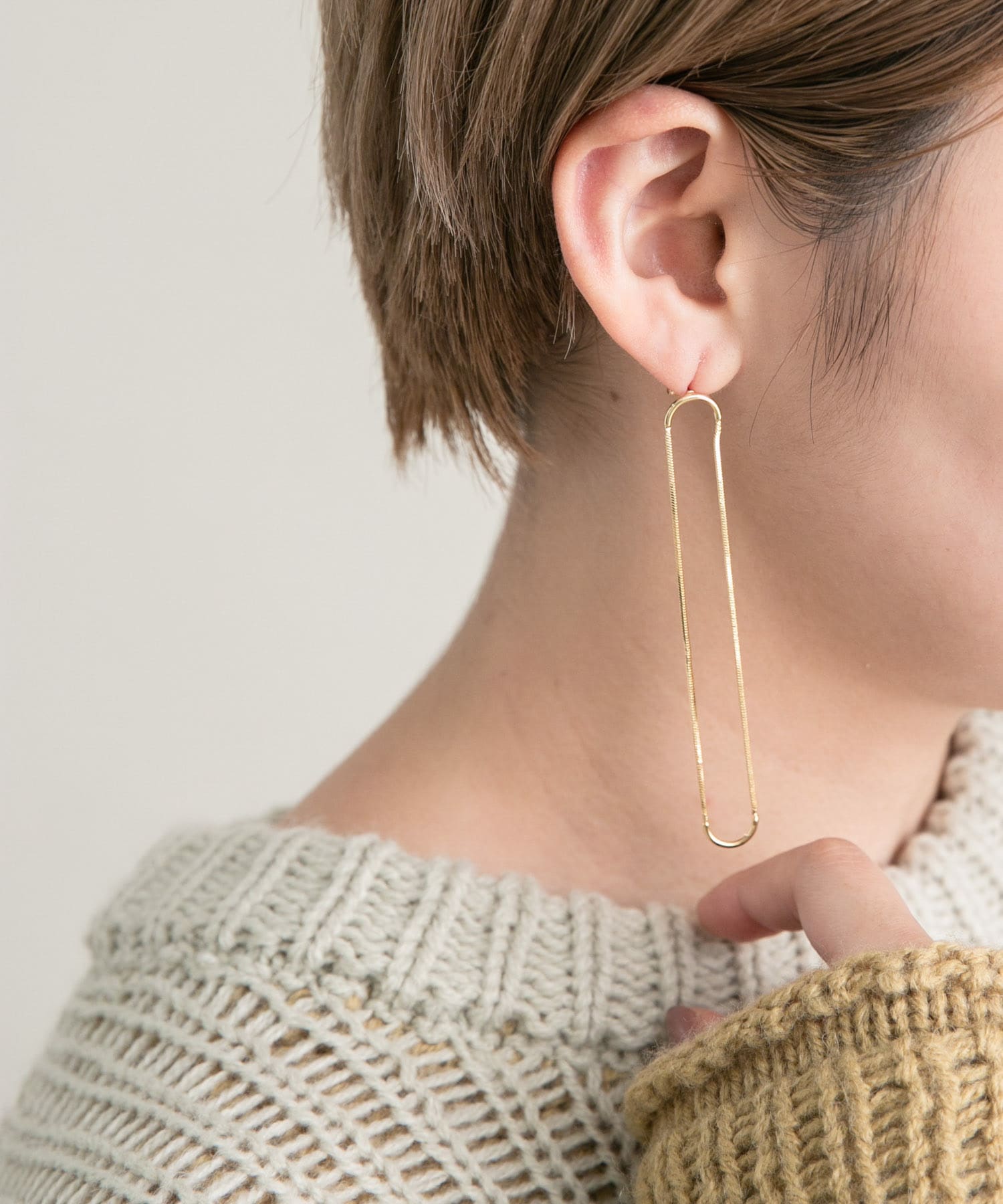 ロングオーバルチェーンピアス GOLD one