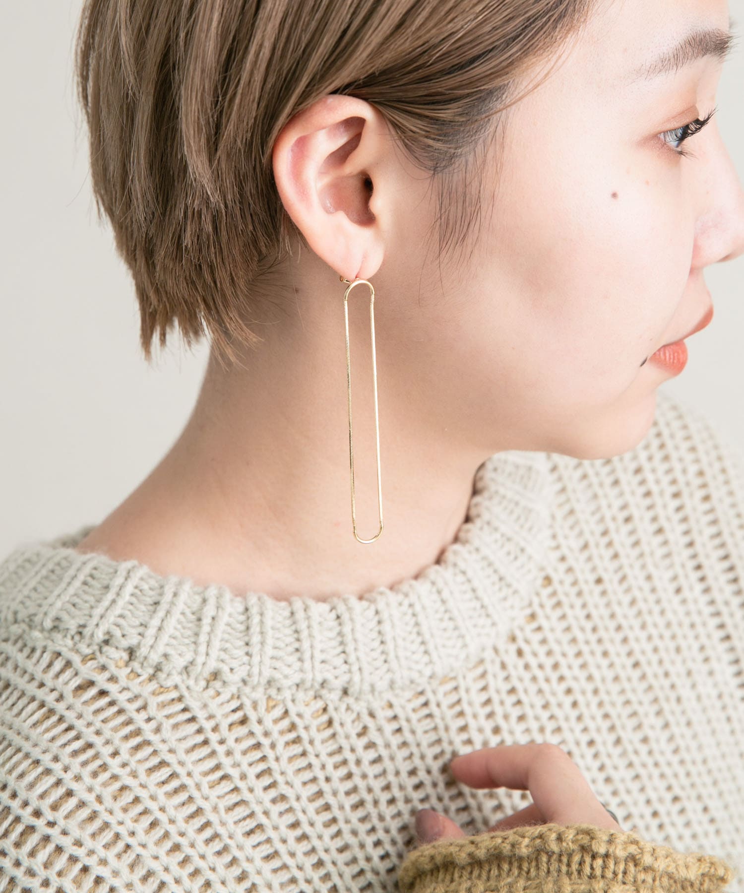 ロングオーバルチェーンピアス GOLD one