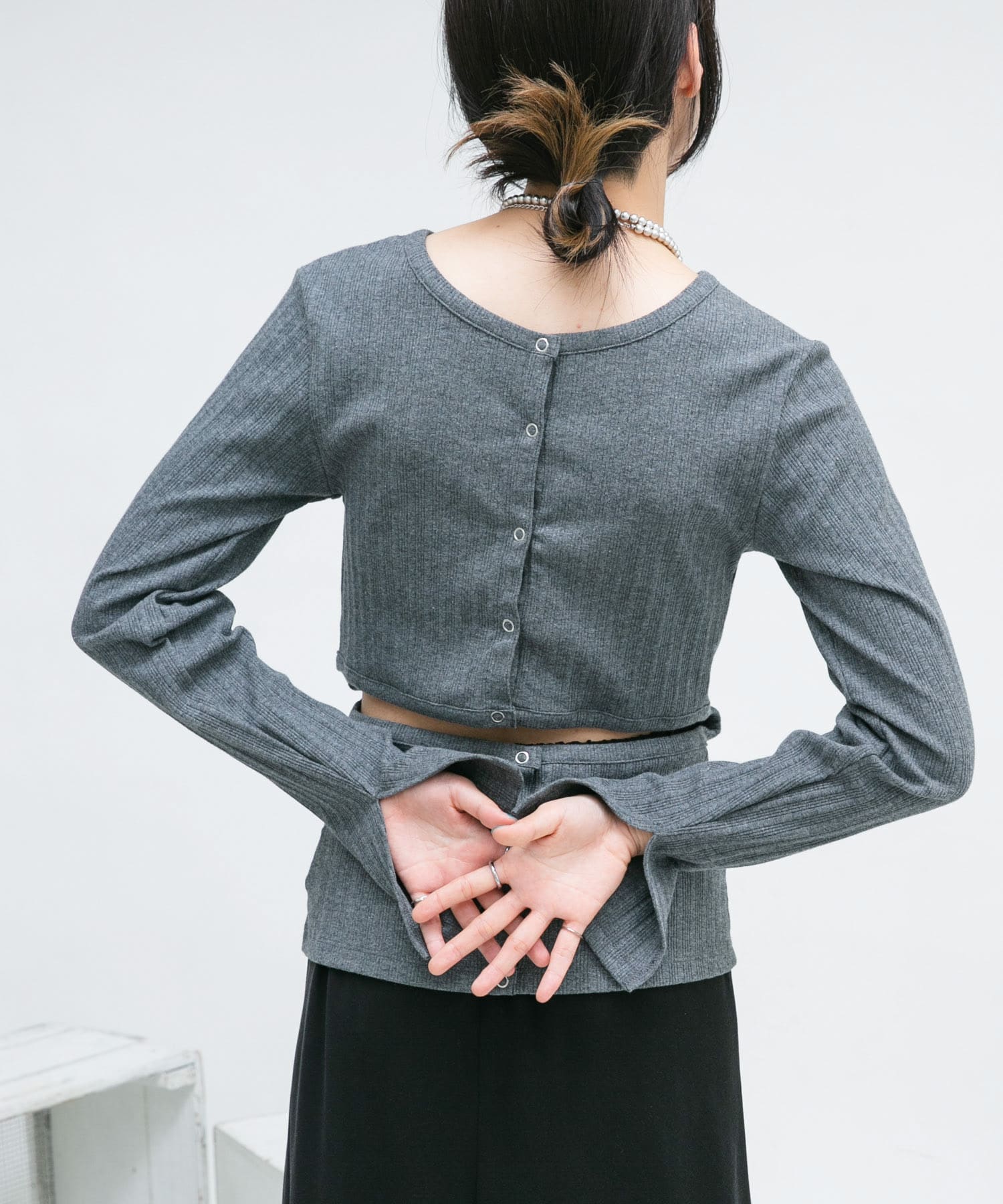 TOP GRAY