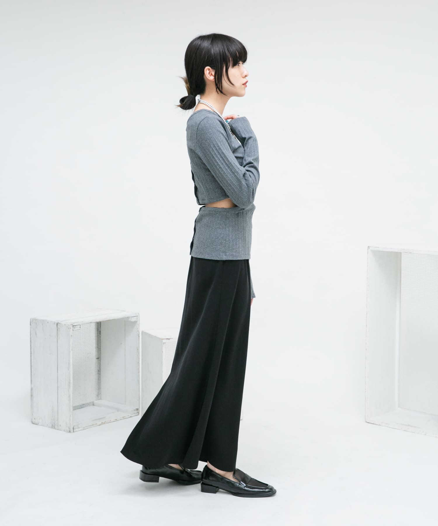 TOP GRAY