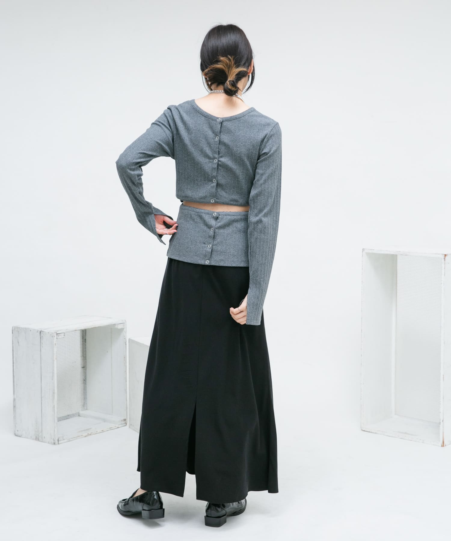 TOP GRAY