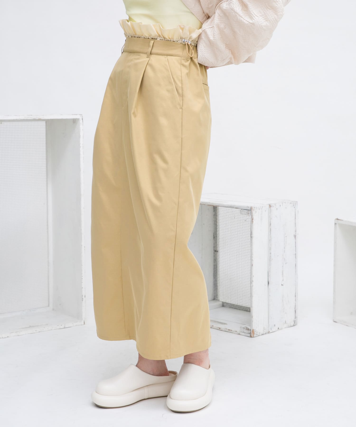 BEIGE