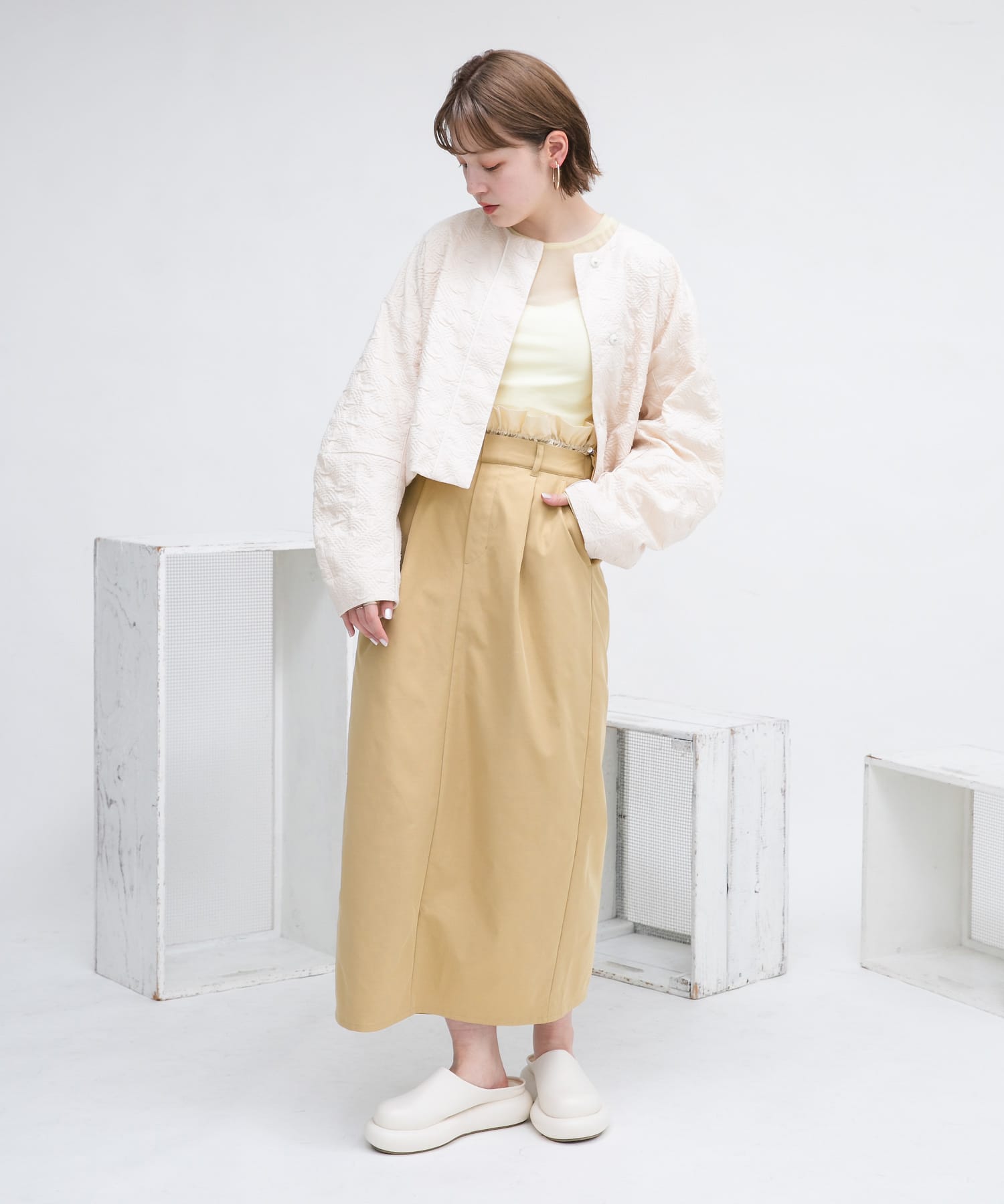 BEIGE