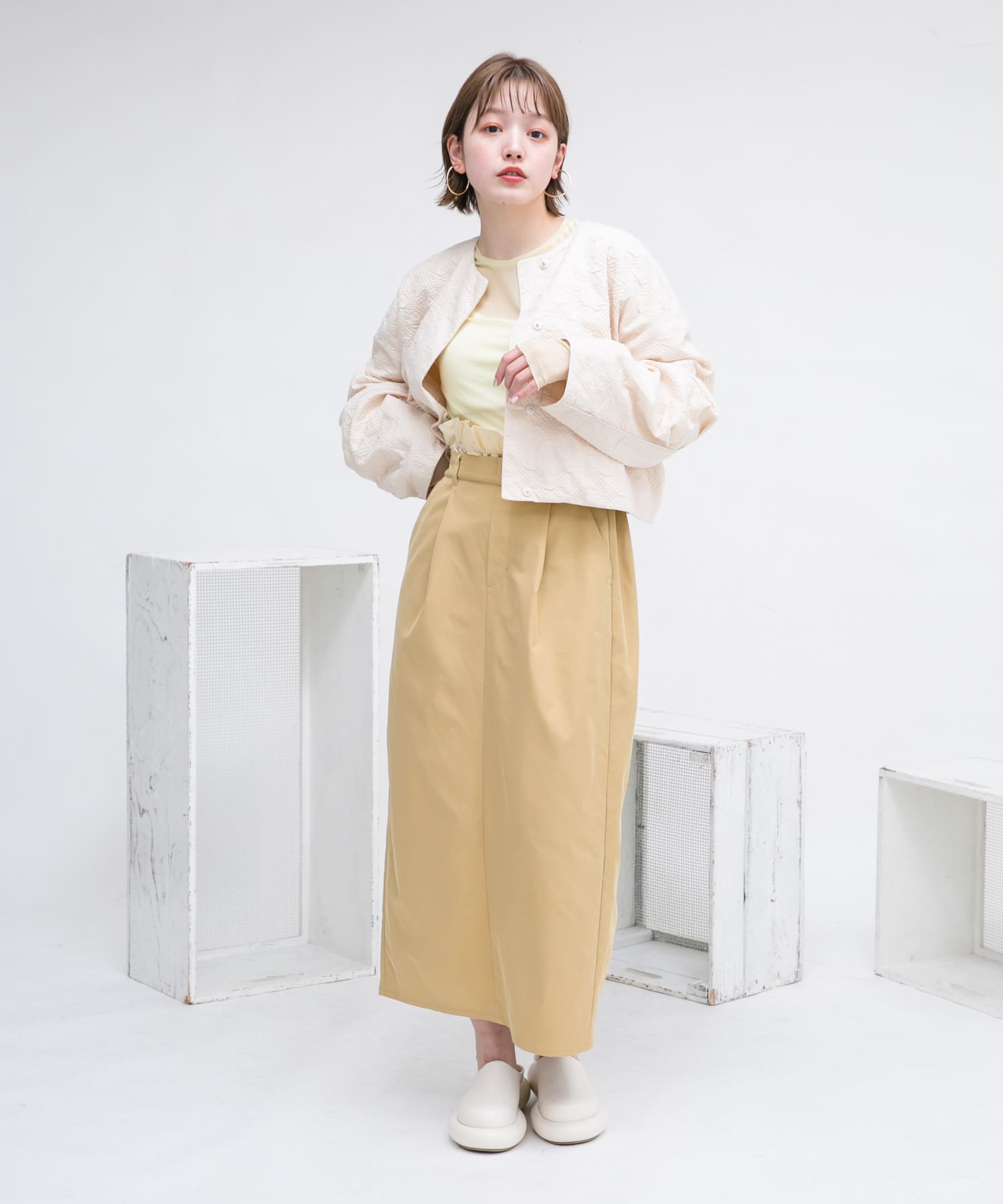 BEIGE