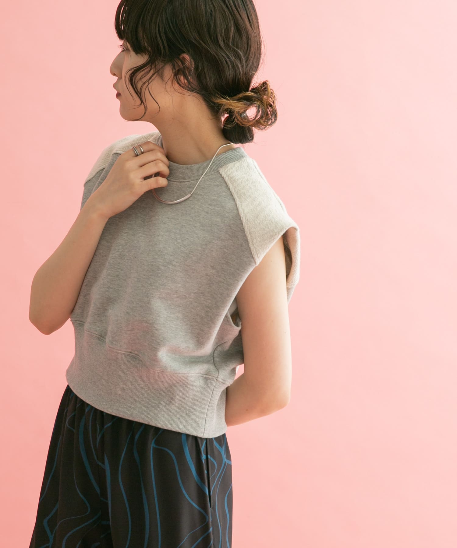 TOP GRAY