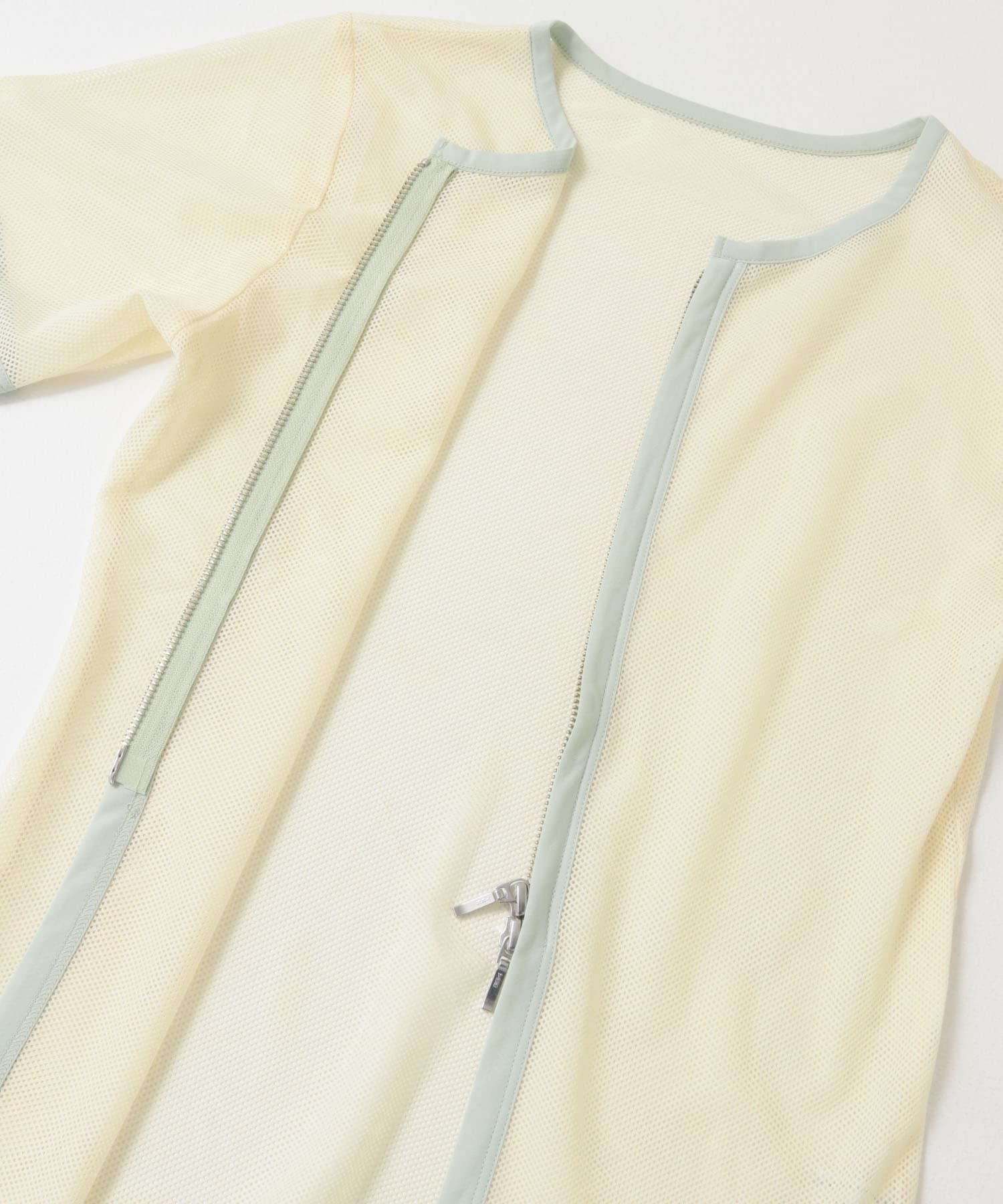 メッシュZIPトップス IVORY one
