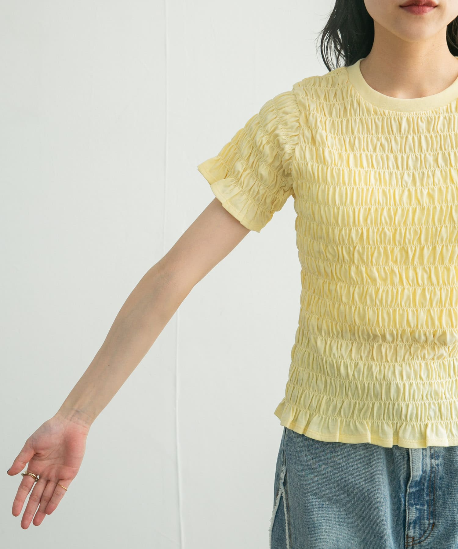 シャーリングプチフリルTEE YELLOW one