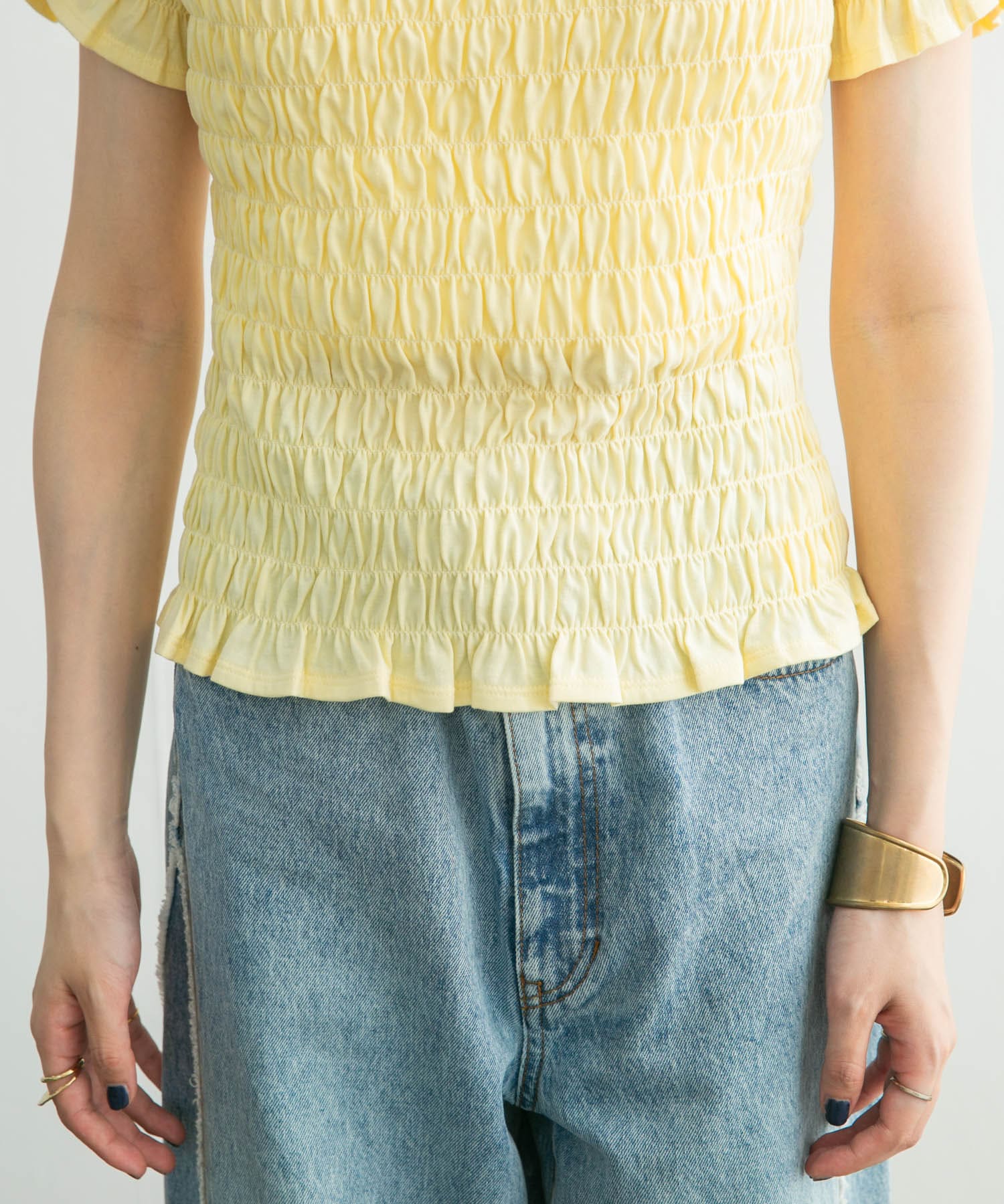 シャーリングプチフリルTEE YELLOW one