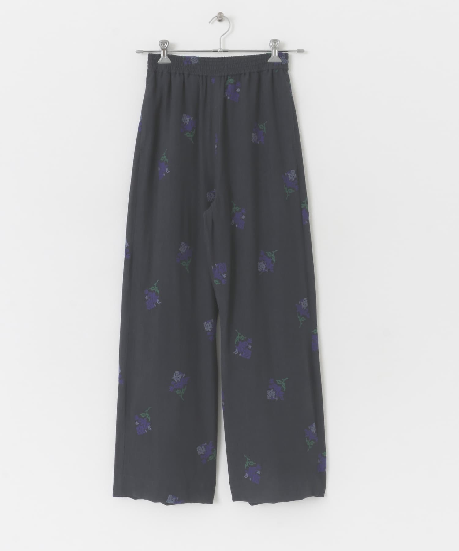 エンブロイダリーイージーパンツ NAVY one