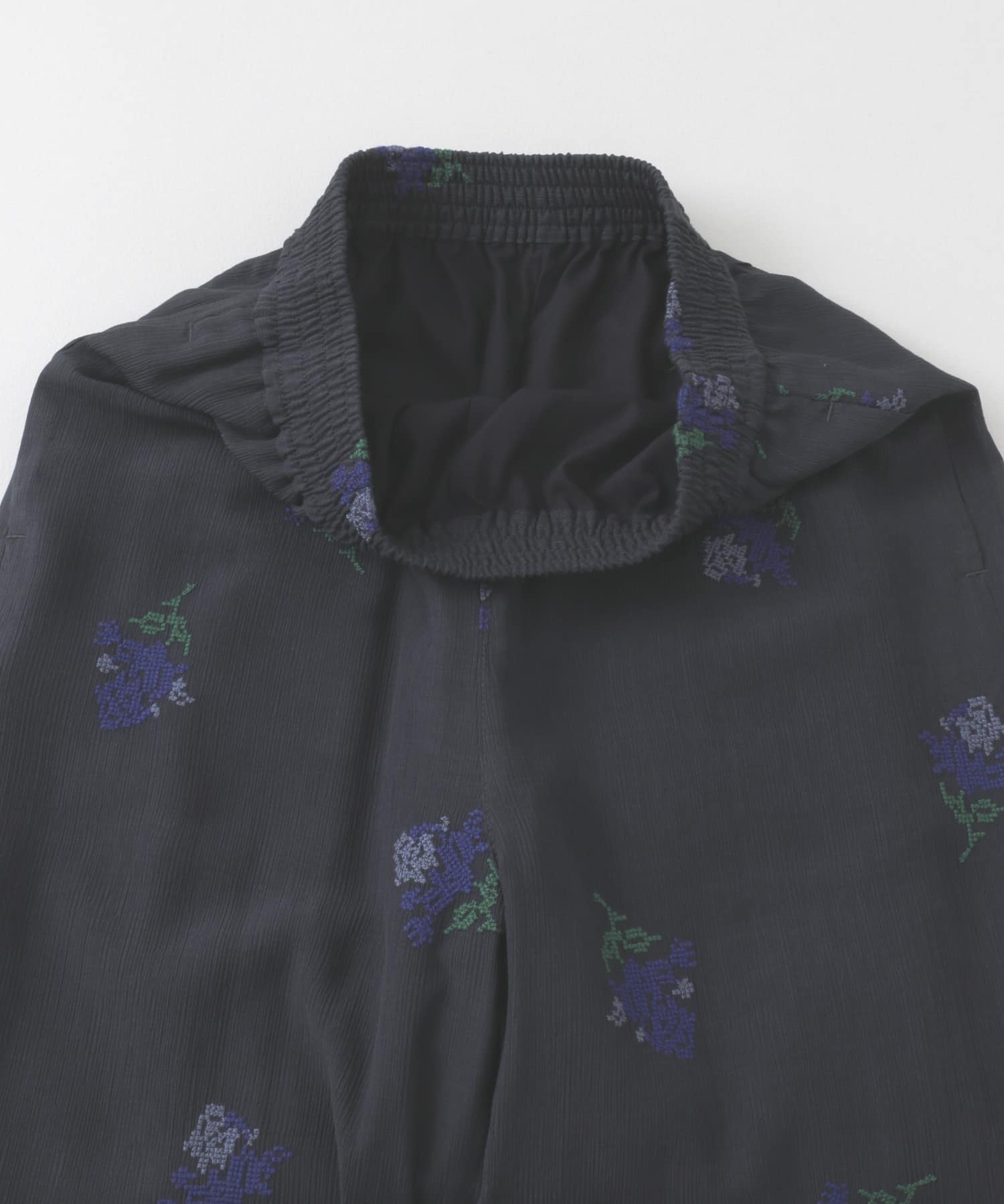 エンブロイダリーイージーパンツ NAVY one
