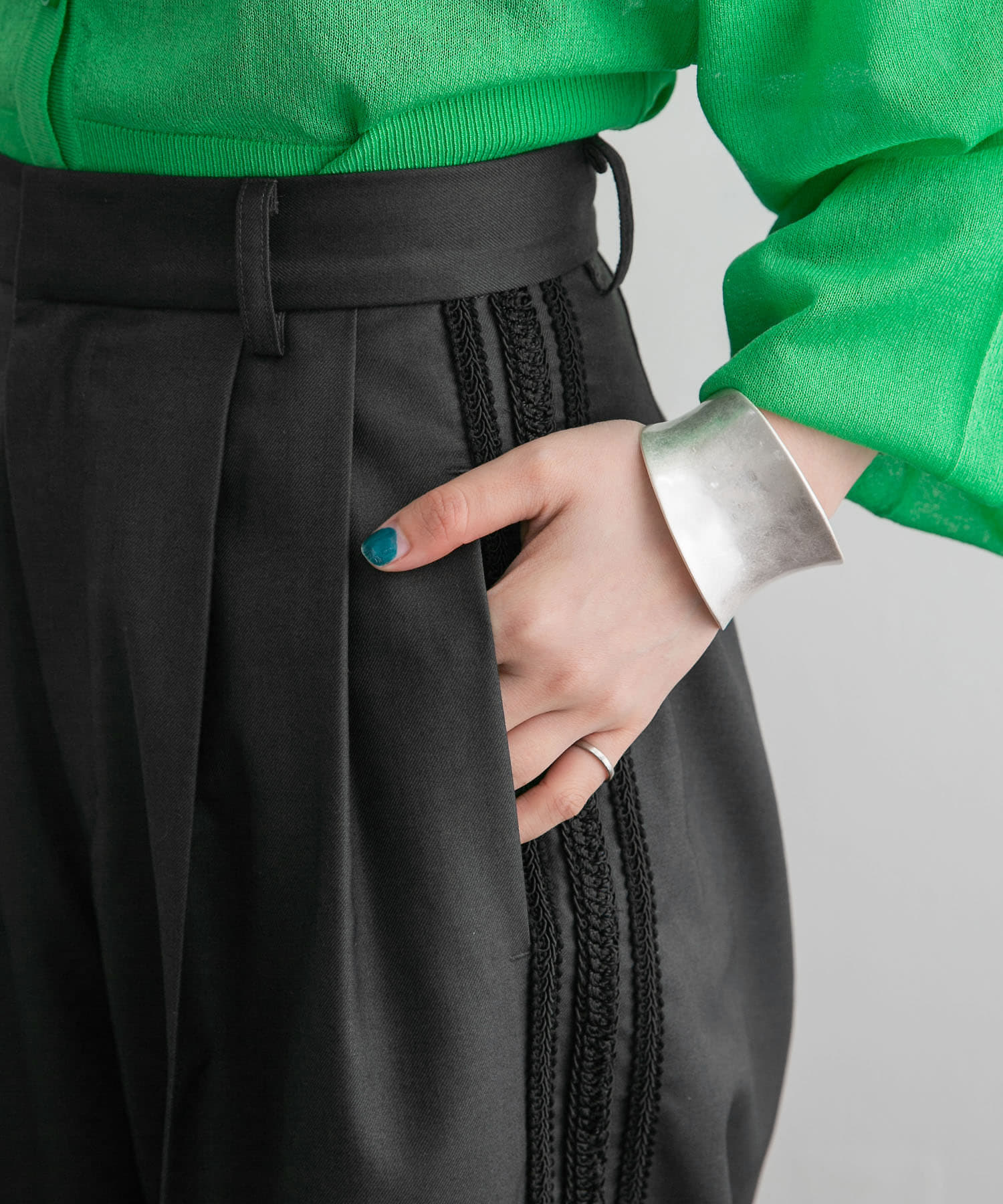 身長：160cm サイズ：36