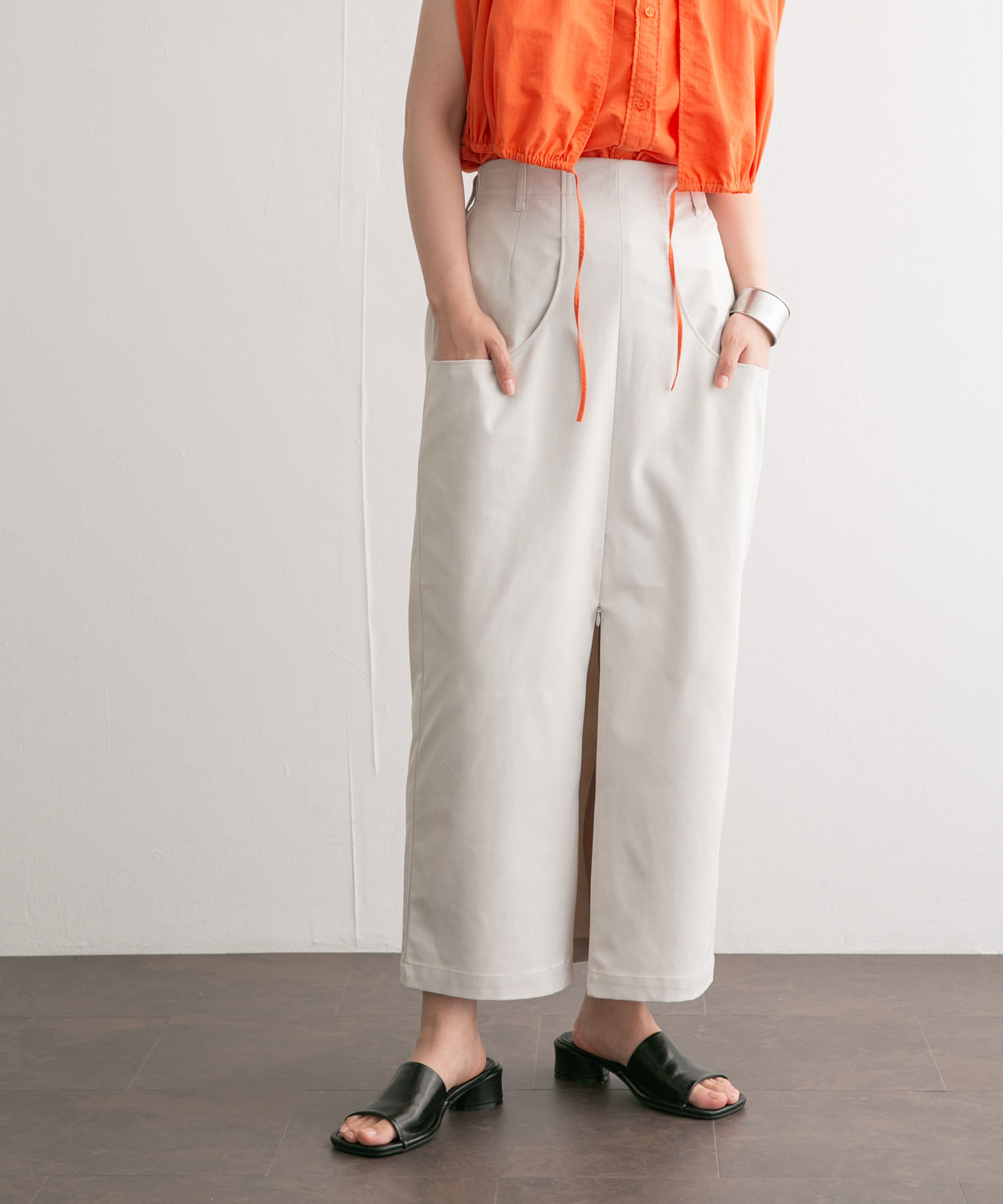 フロントZIPペンシルスカート L.BEIGE one