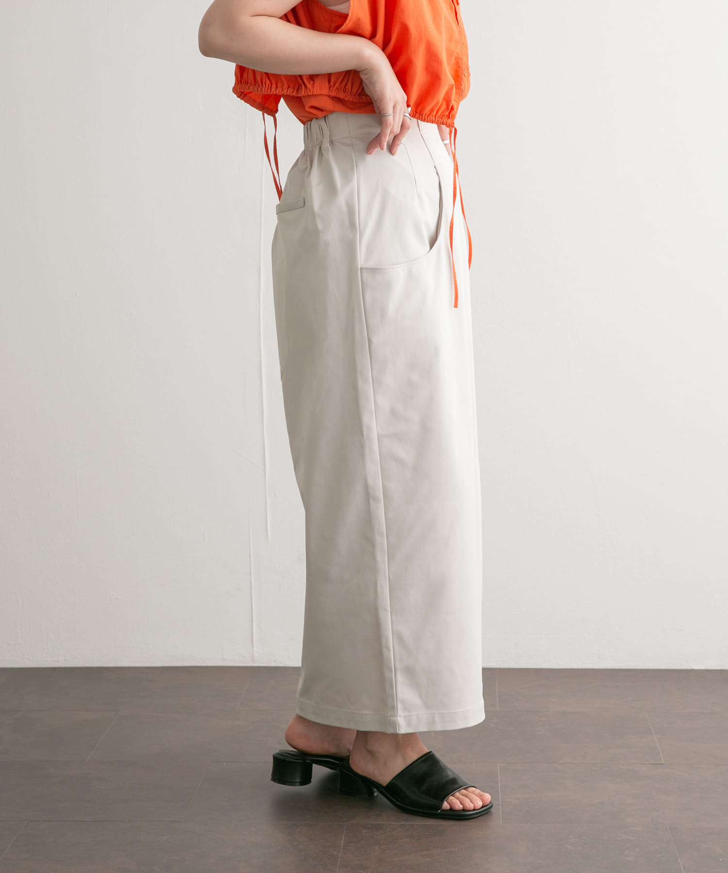 フロントZIPペンシルスカート L.BEIGE one