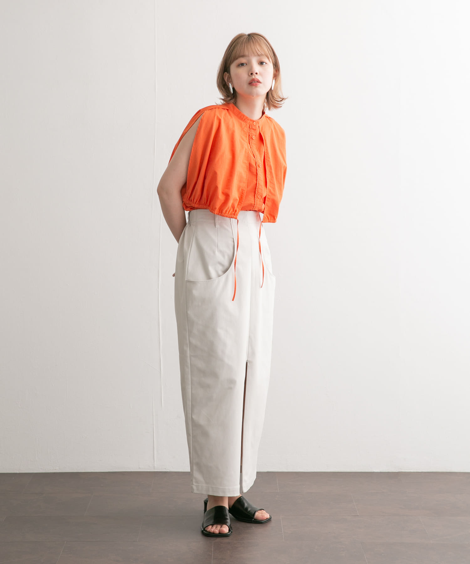 フロントZIPペンシルスカート L.BEIGE one