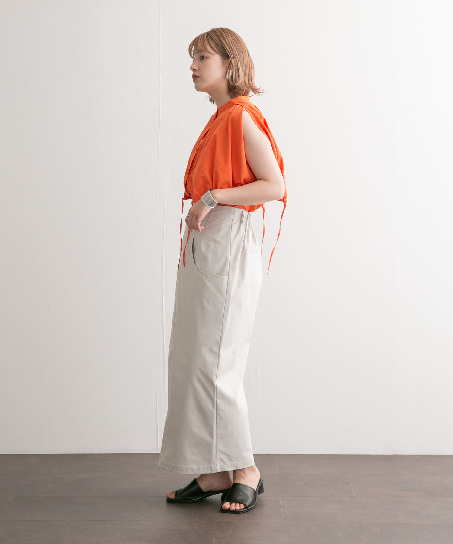 フロントZIPペンシルスカート L.BEIGE one