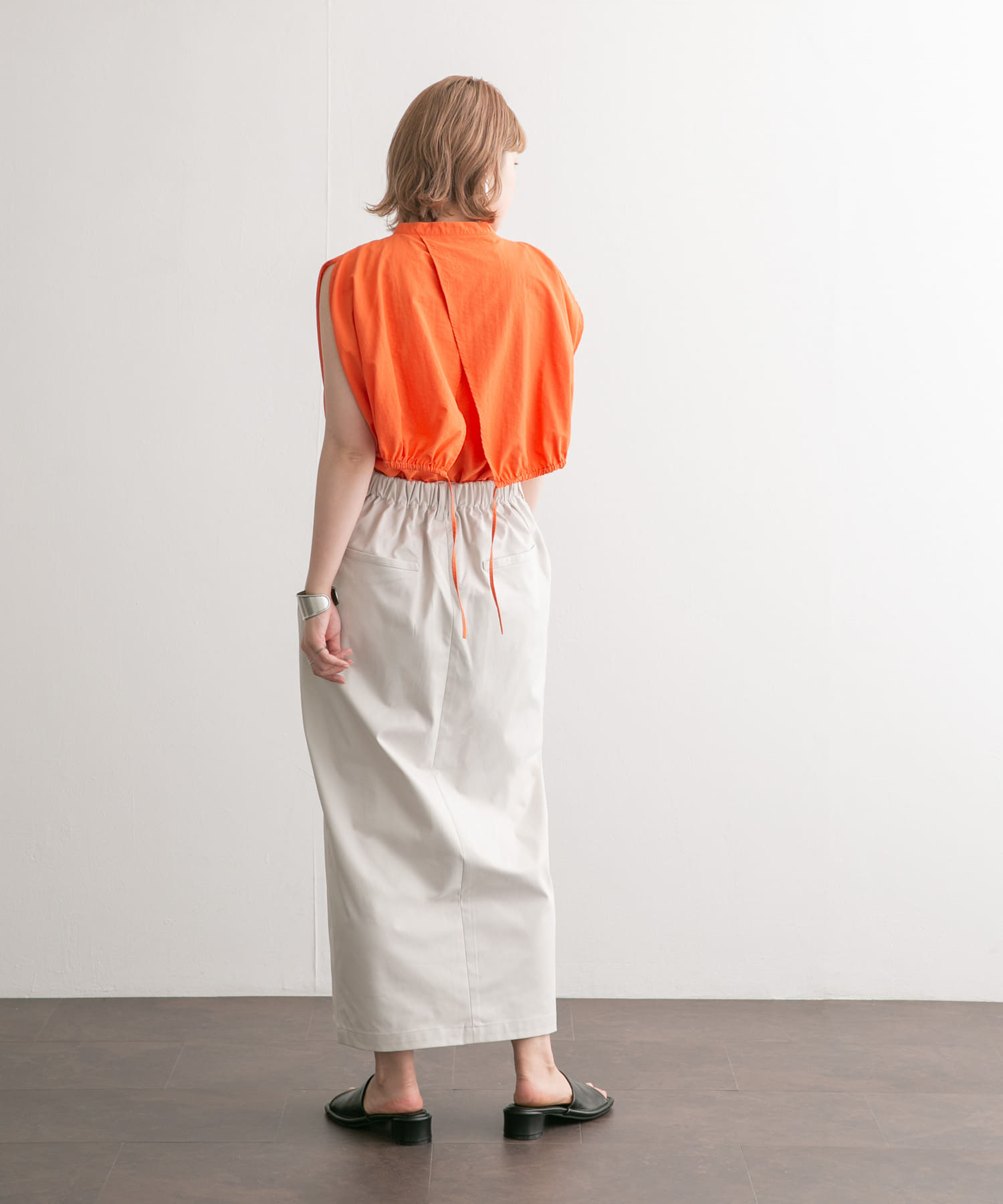 フロントZIPペンシルスカート L.BEIGE one