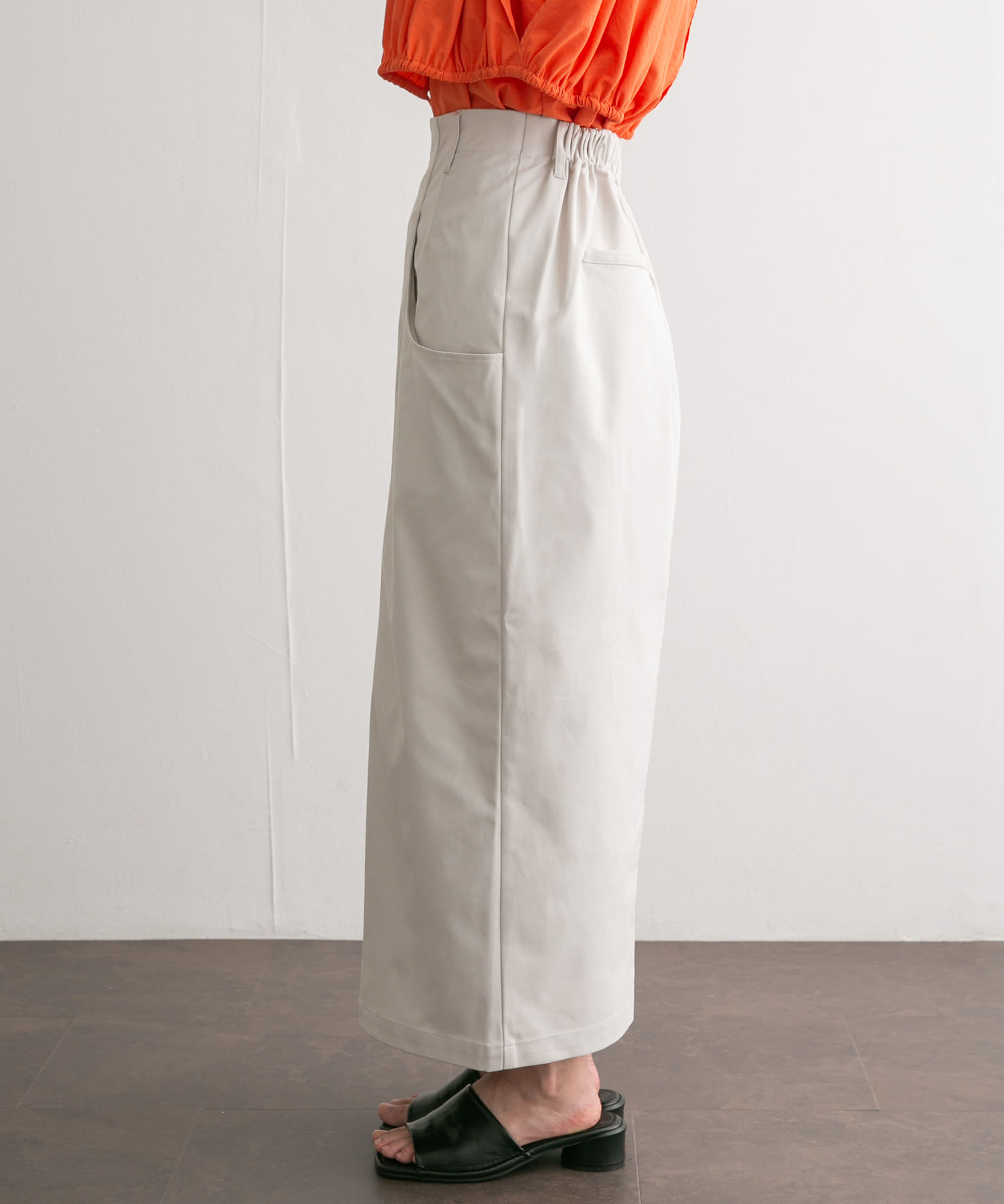 フロントZIPペンシルスカート L.BEIGE one