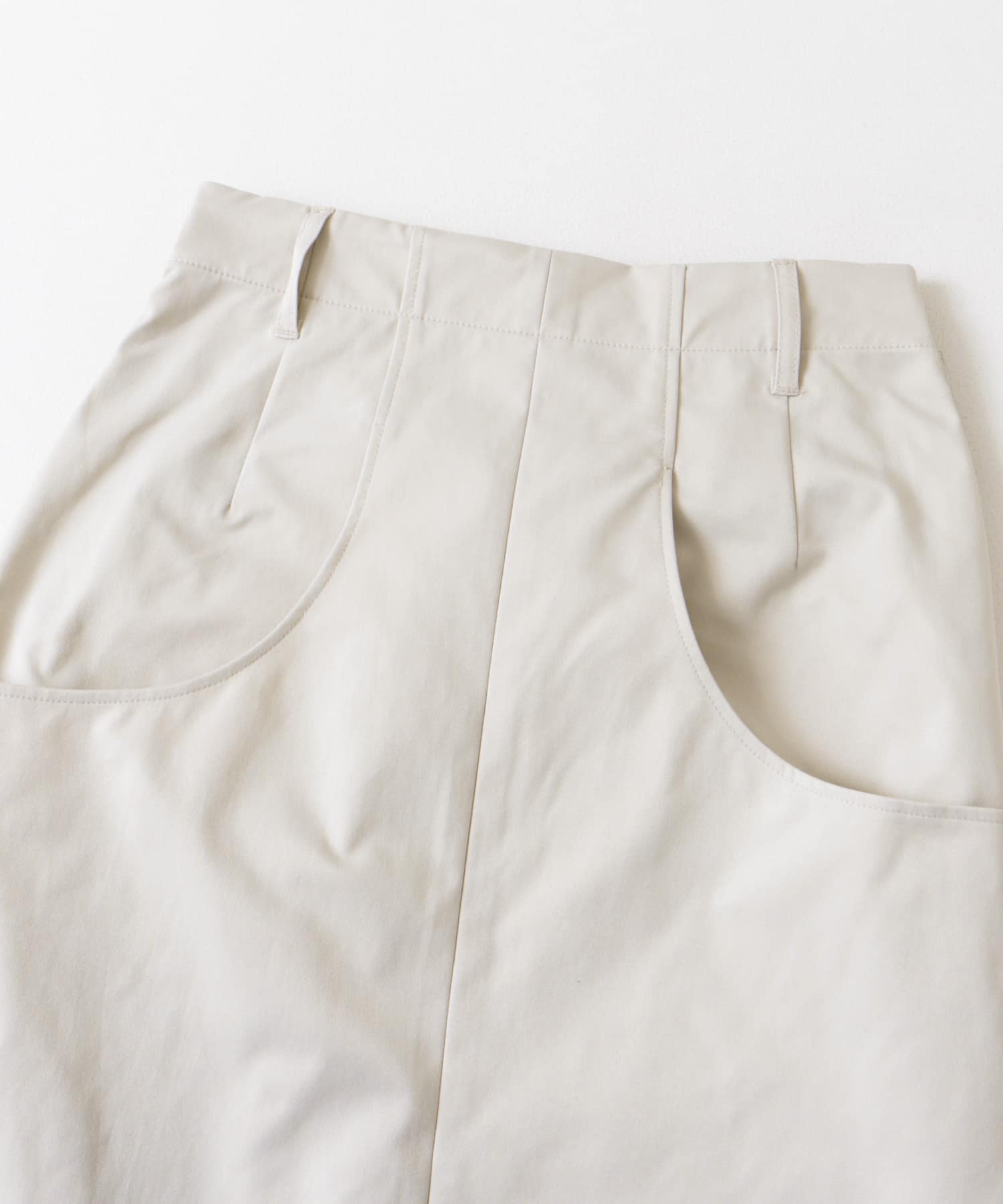 フロントZIPペンシルスカート L.BEIGE one