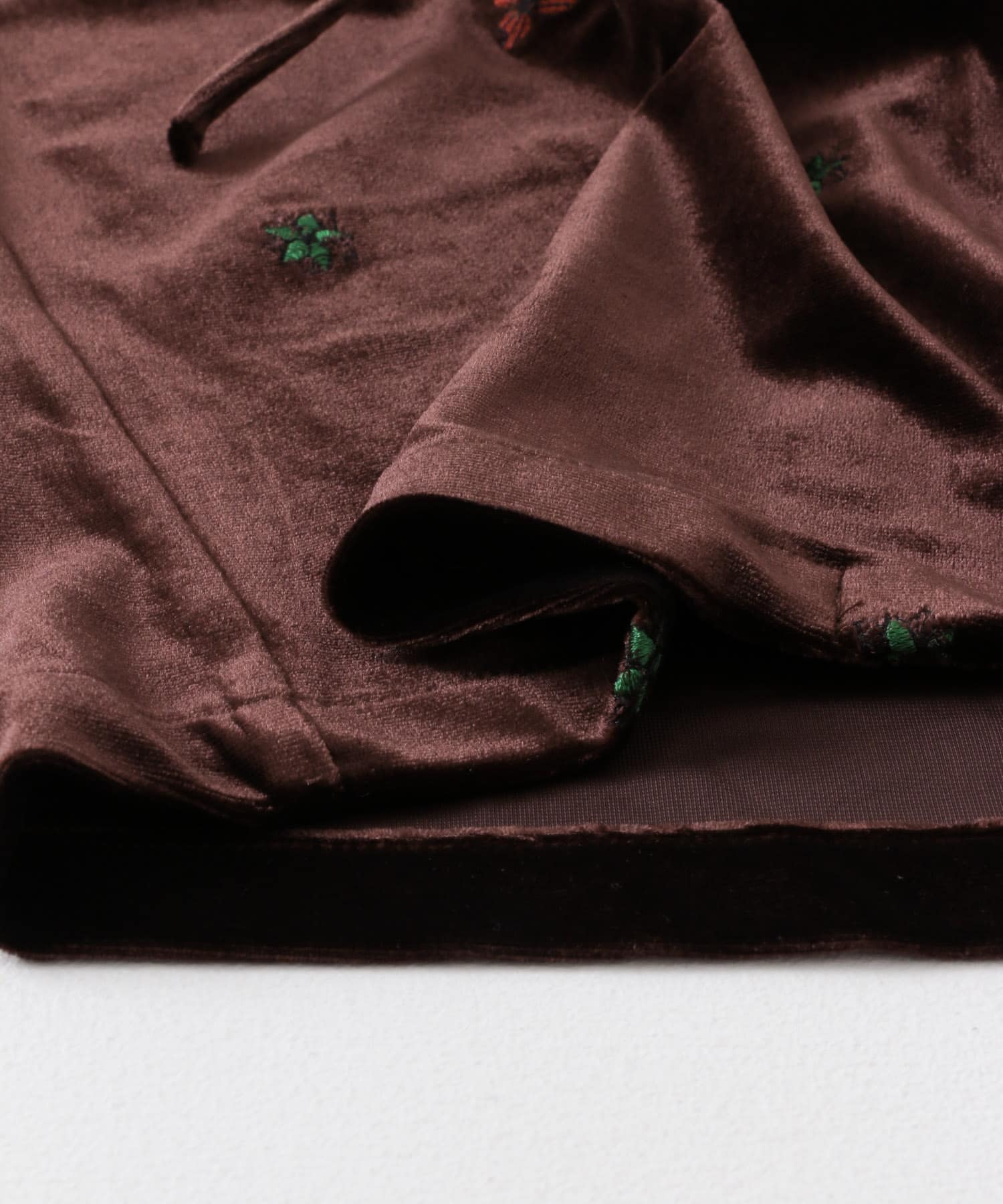 フロントリボンベロアガウン BROWN刺繍 one
