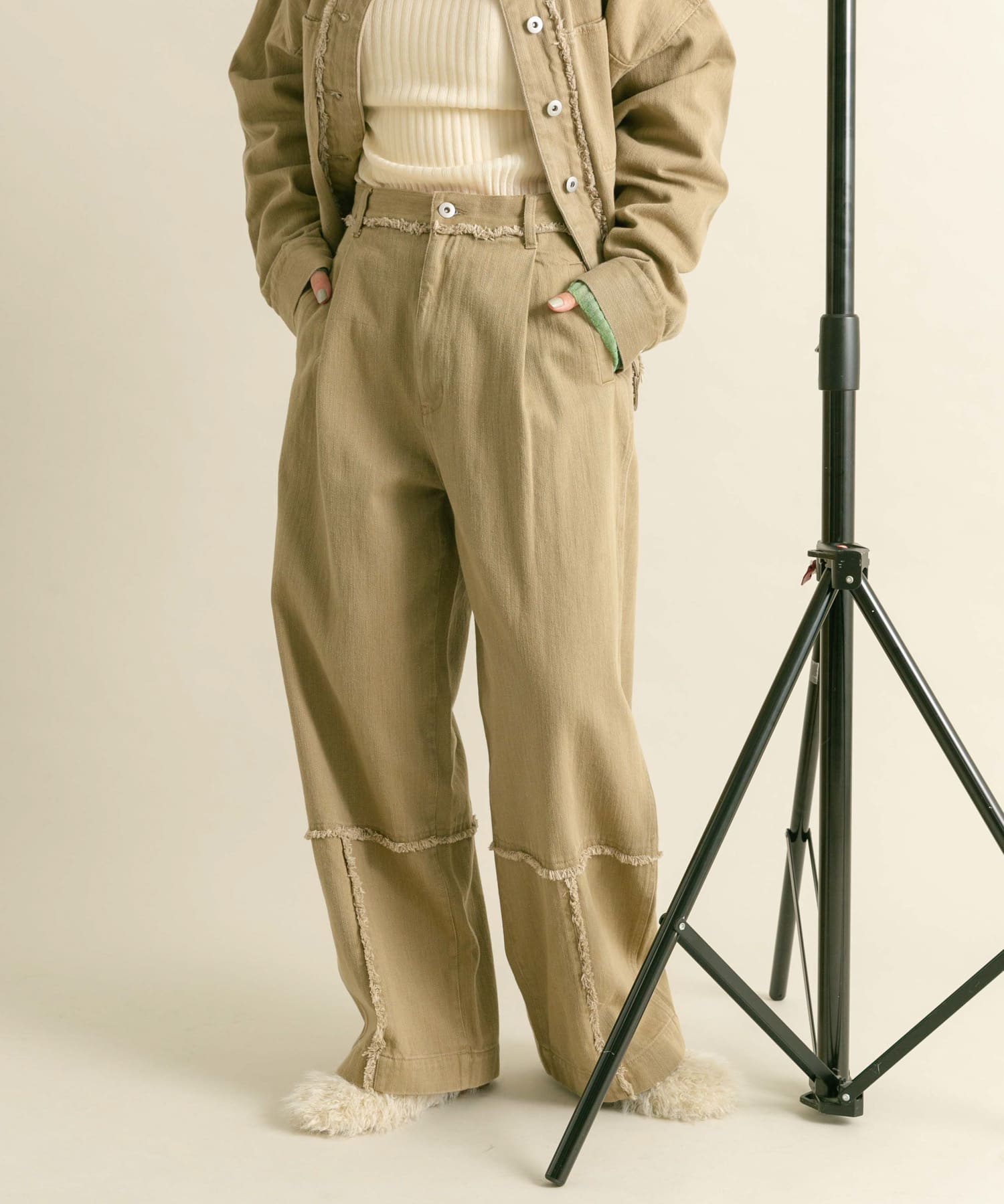 KHAKI