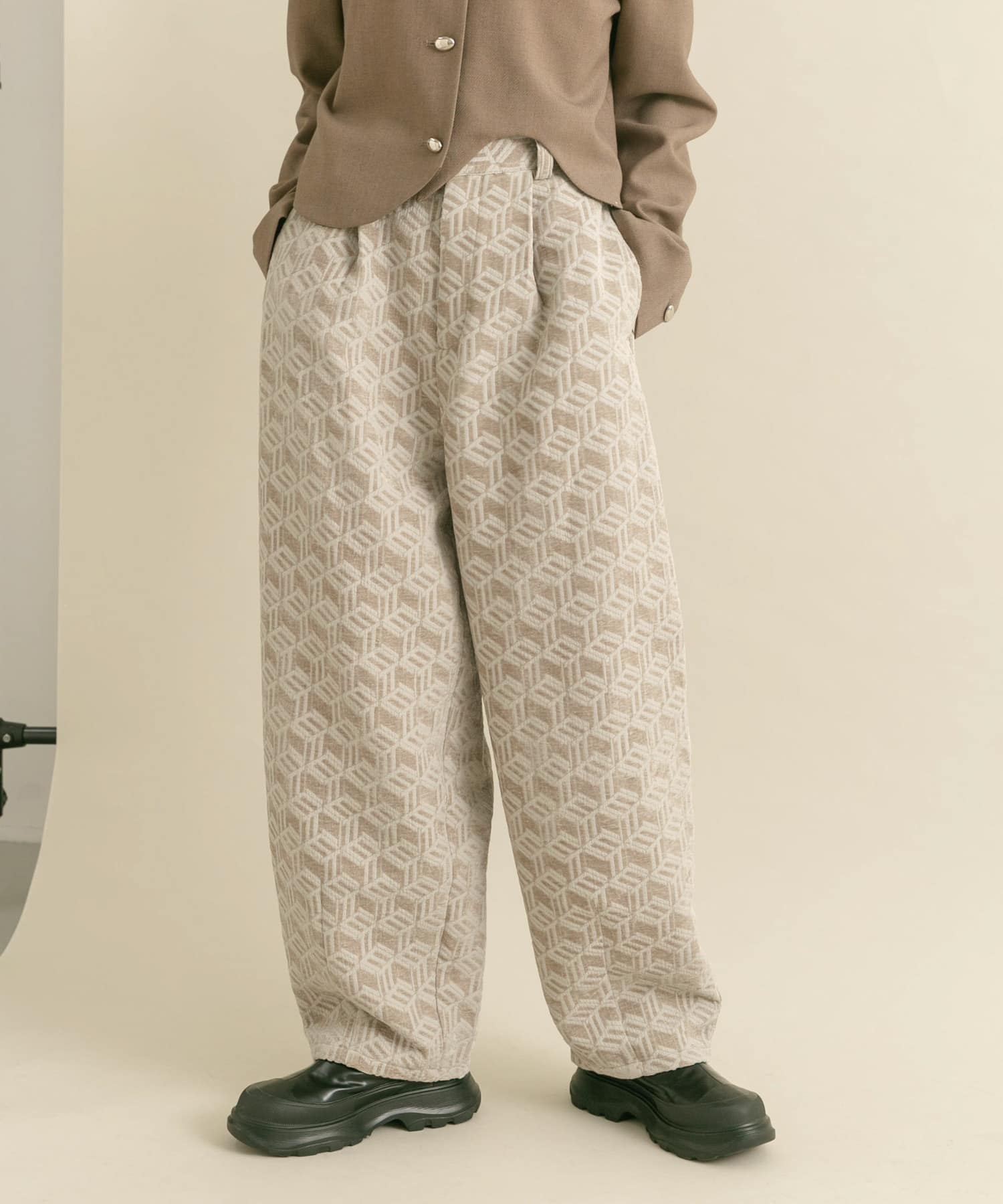 L.BEIGE