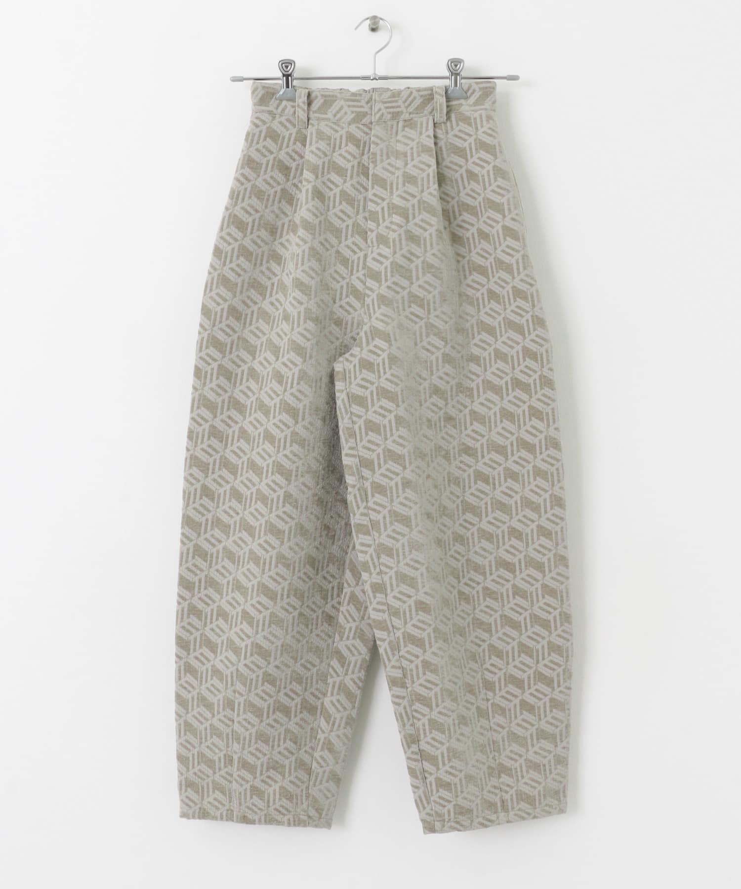 L.BEIGE