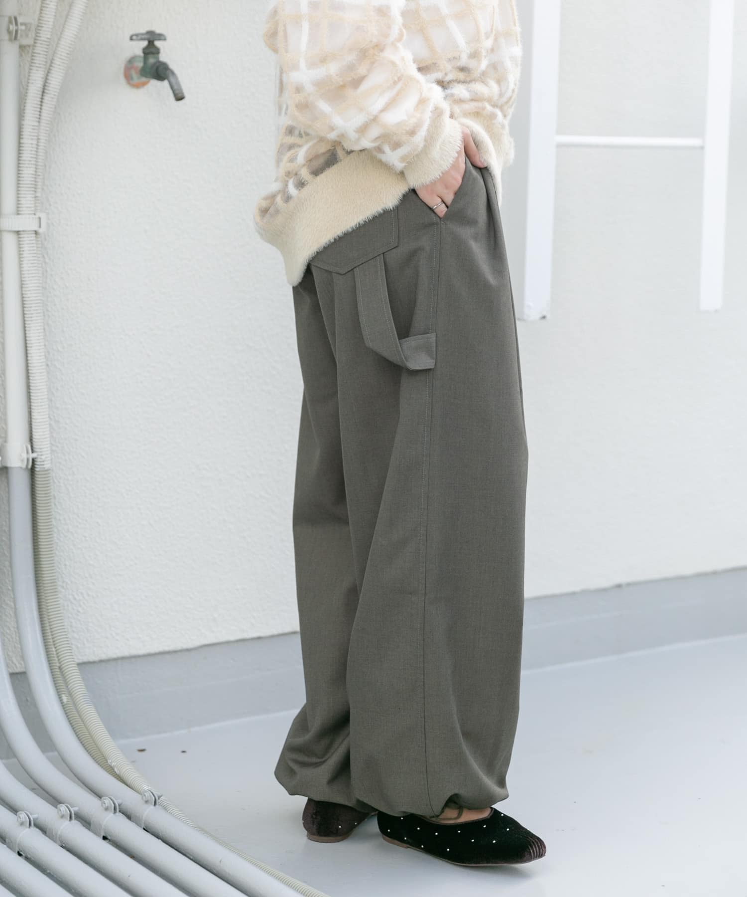 KHAKI