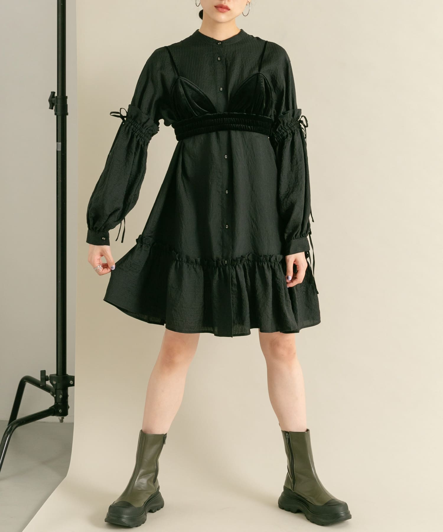 ボリュームスリーブストライプミニワンピース(one BLACK): ワンピース