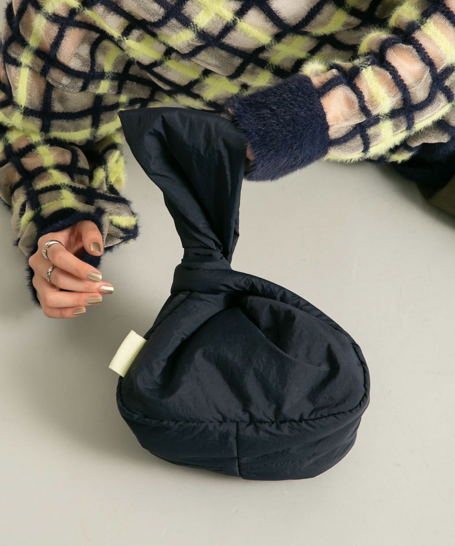 ワンハンドルパファーナイロンBAG NAVY one
