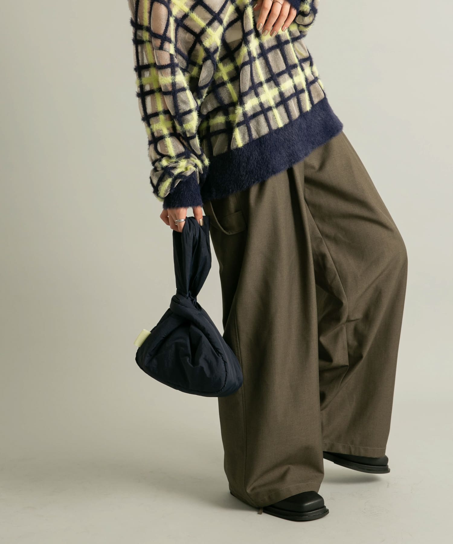 ワンハンドルパファーナイロンBAG NAVY one