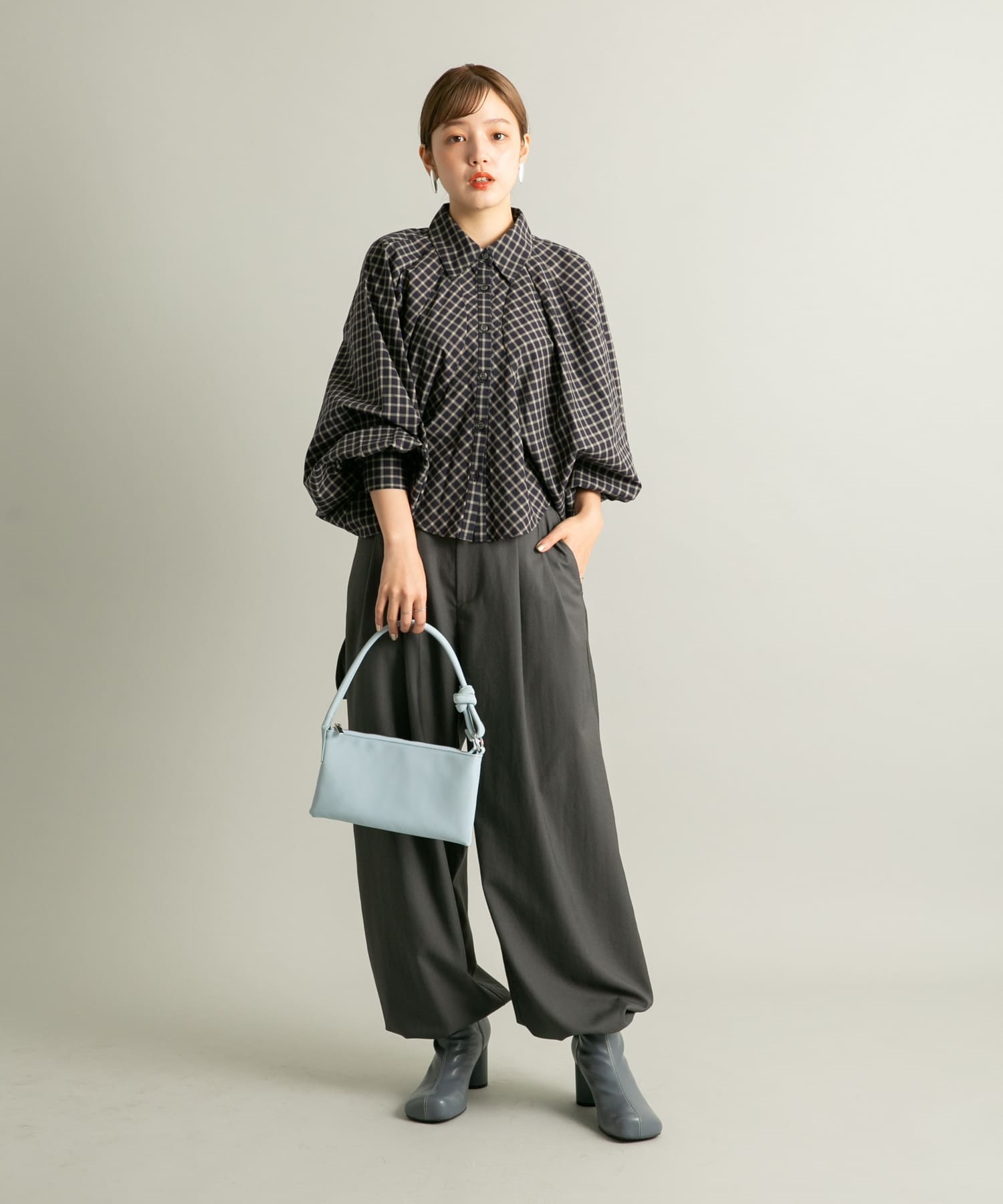 ハンドルデザインショルダーBAG L.BLUE one