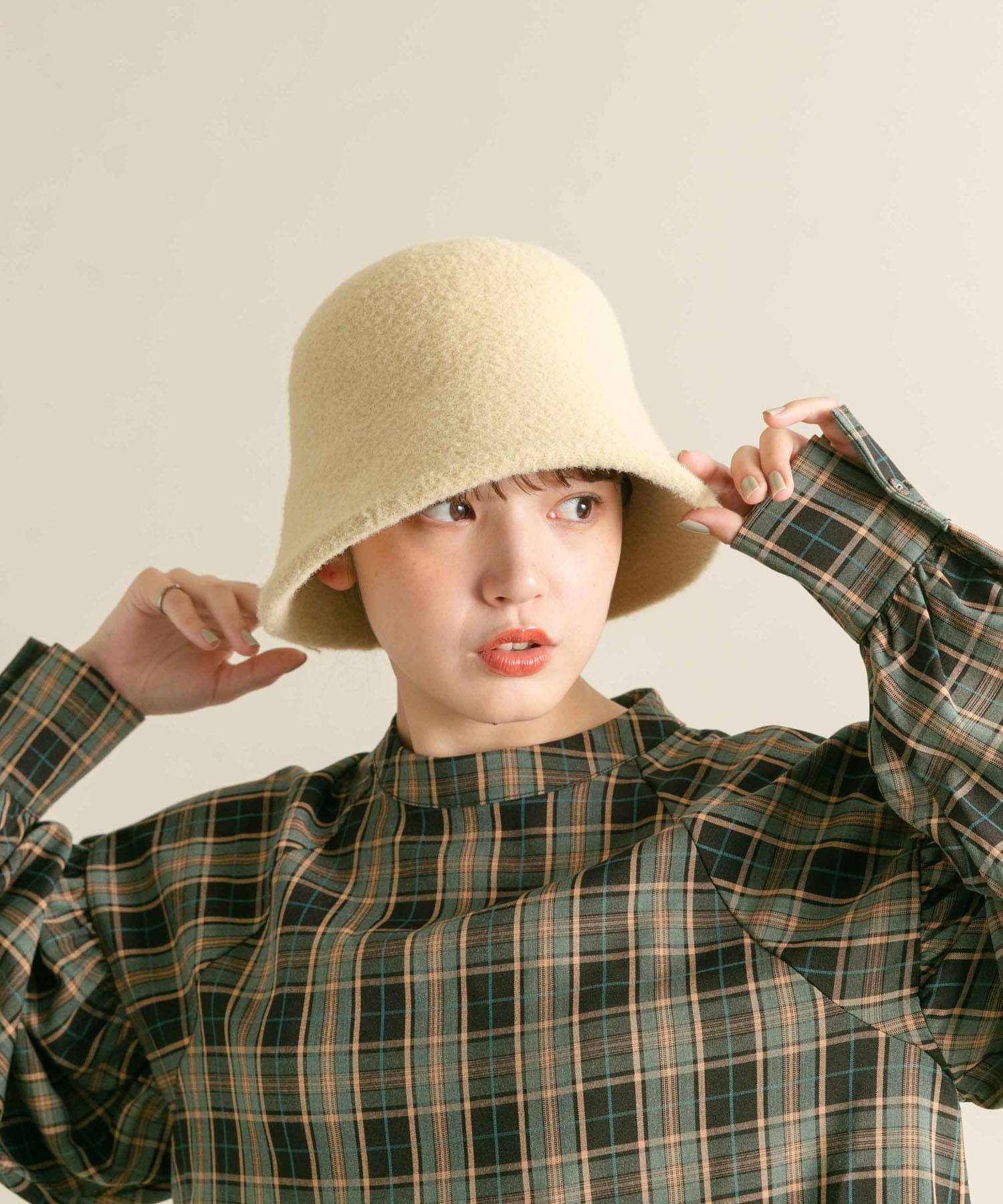 シャギーベルHAT YEL BEIGE one