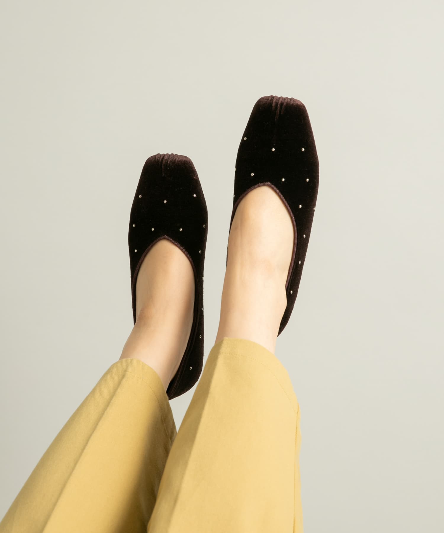 スタッズベロアパンプス BROWN 37