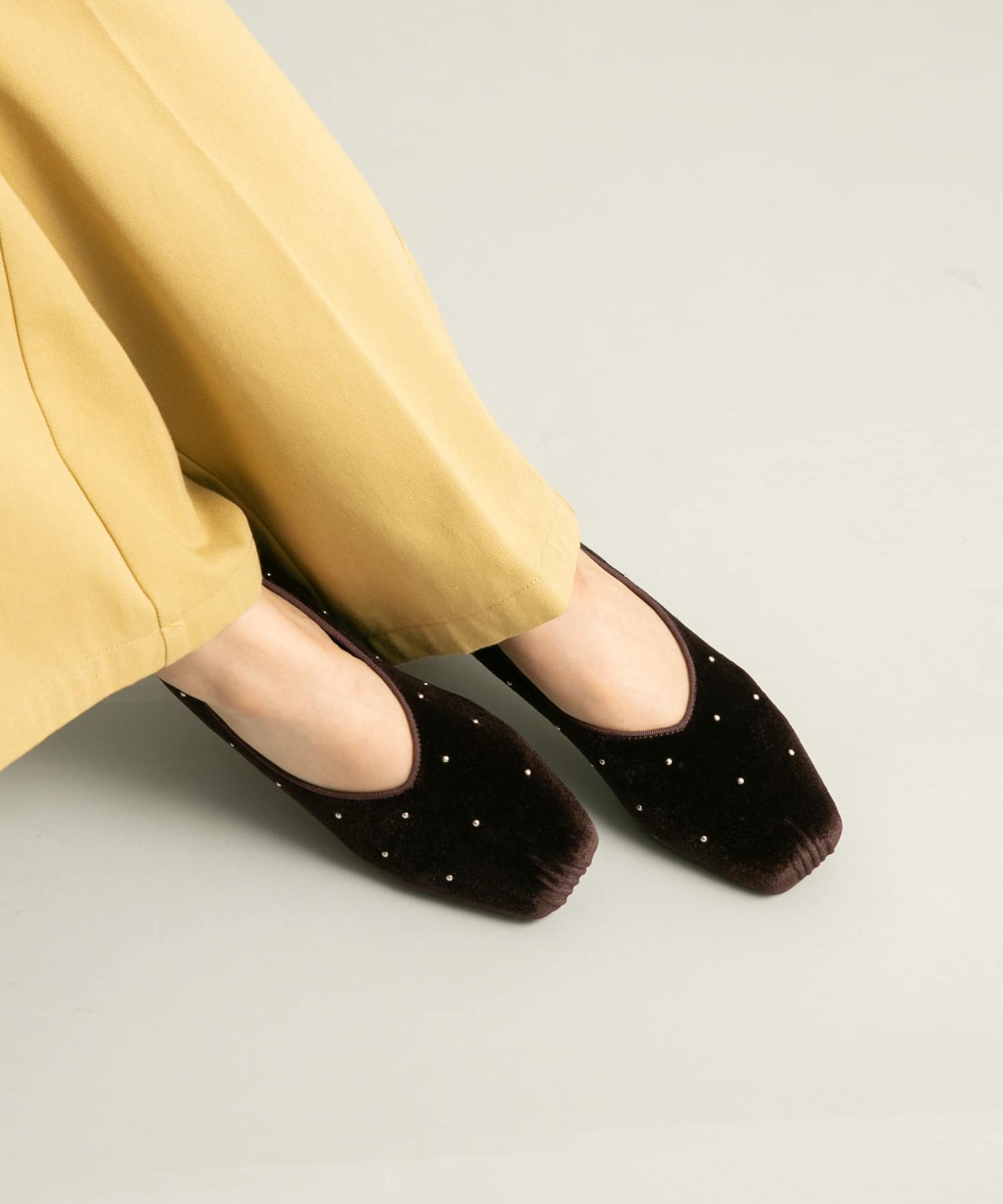 スタッズベロアパンプス BROWN 37