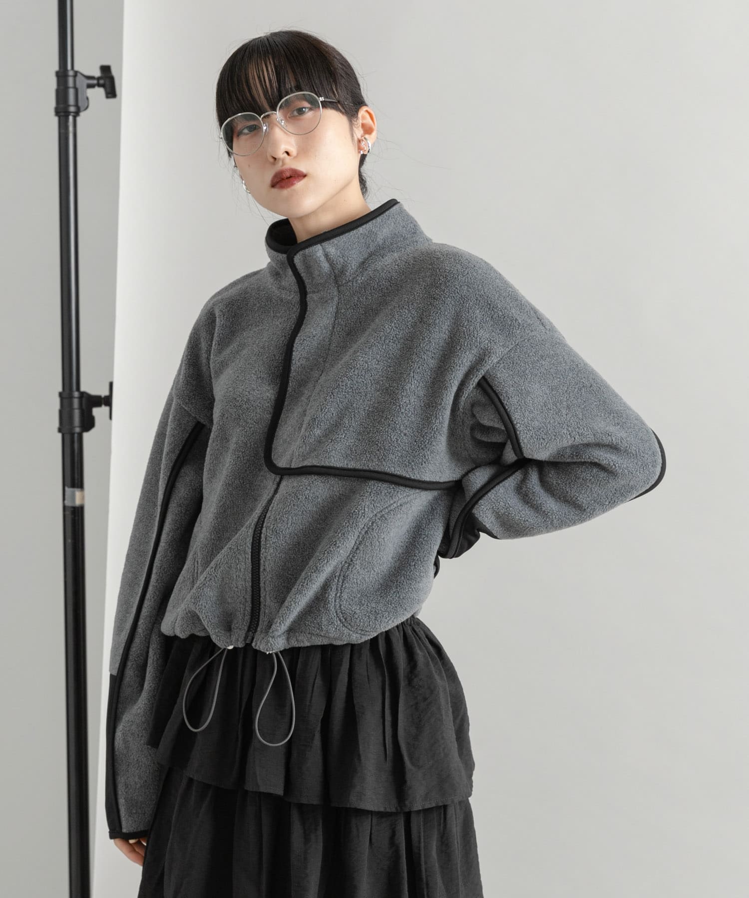 GRAY