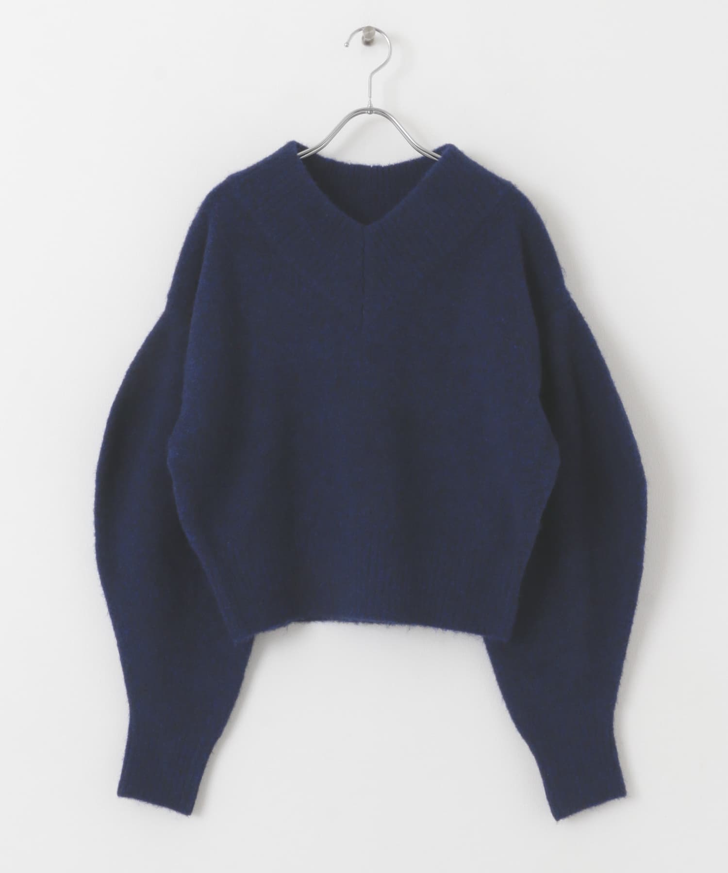 Vネックフォルムニット D.BLUE one